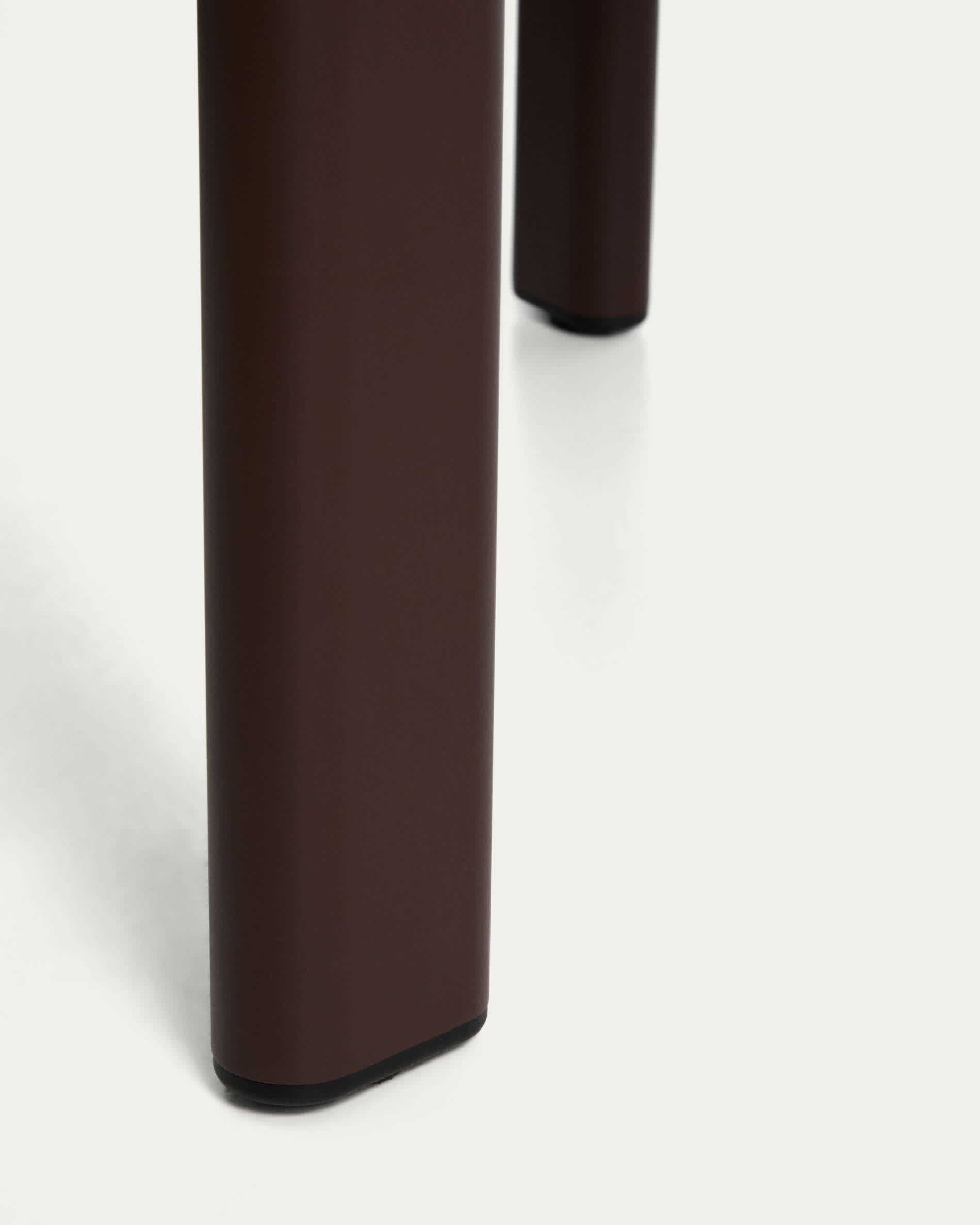 Erice set of 4 stackable chairs in aluminium and rope cord and a table in brown aluminium and tempered glass Ø120cm