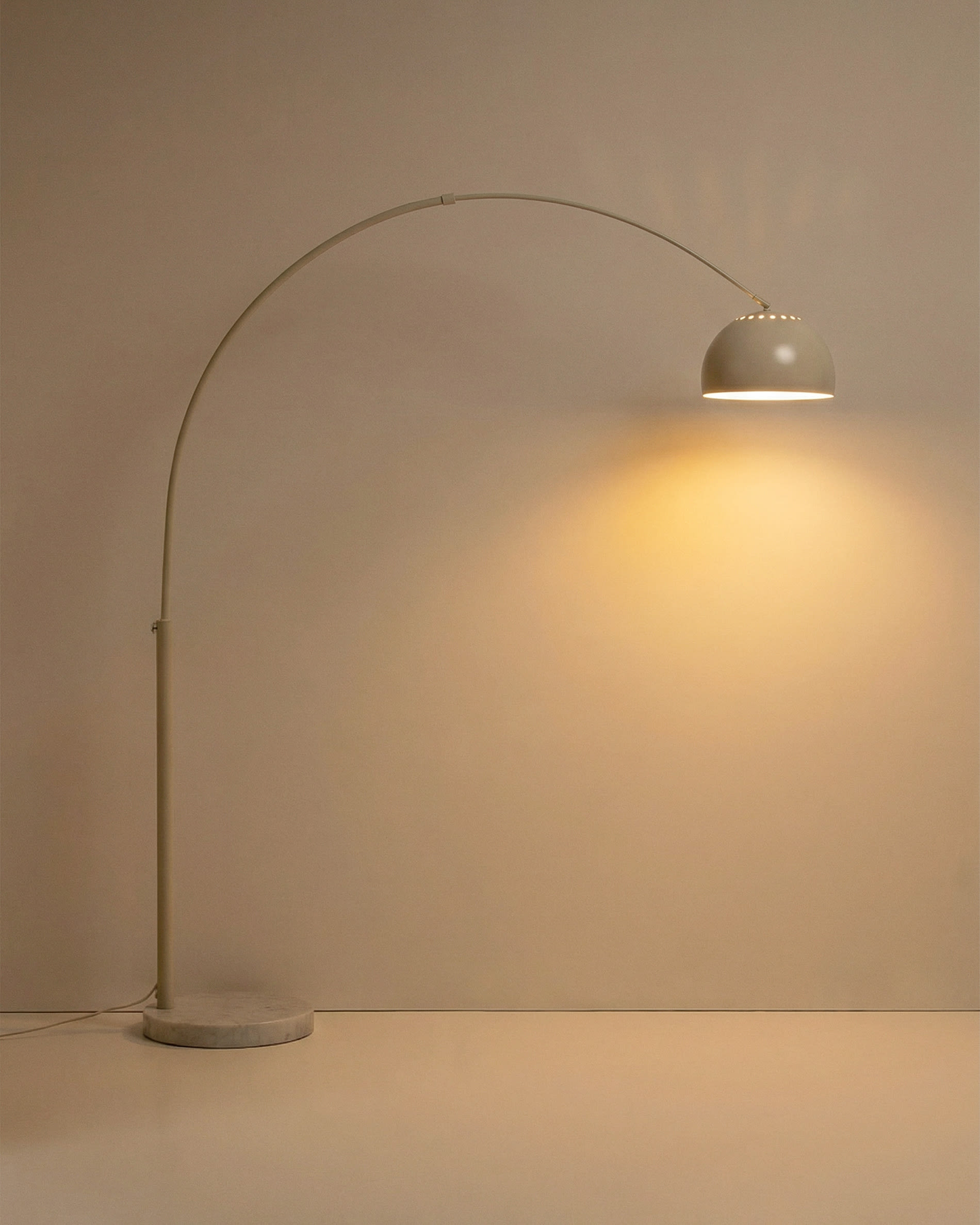 Madali floor lamp in steel with white finish and white marble