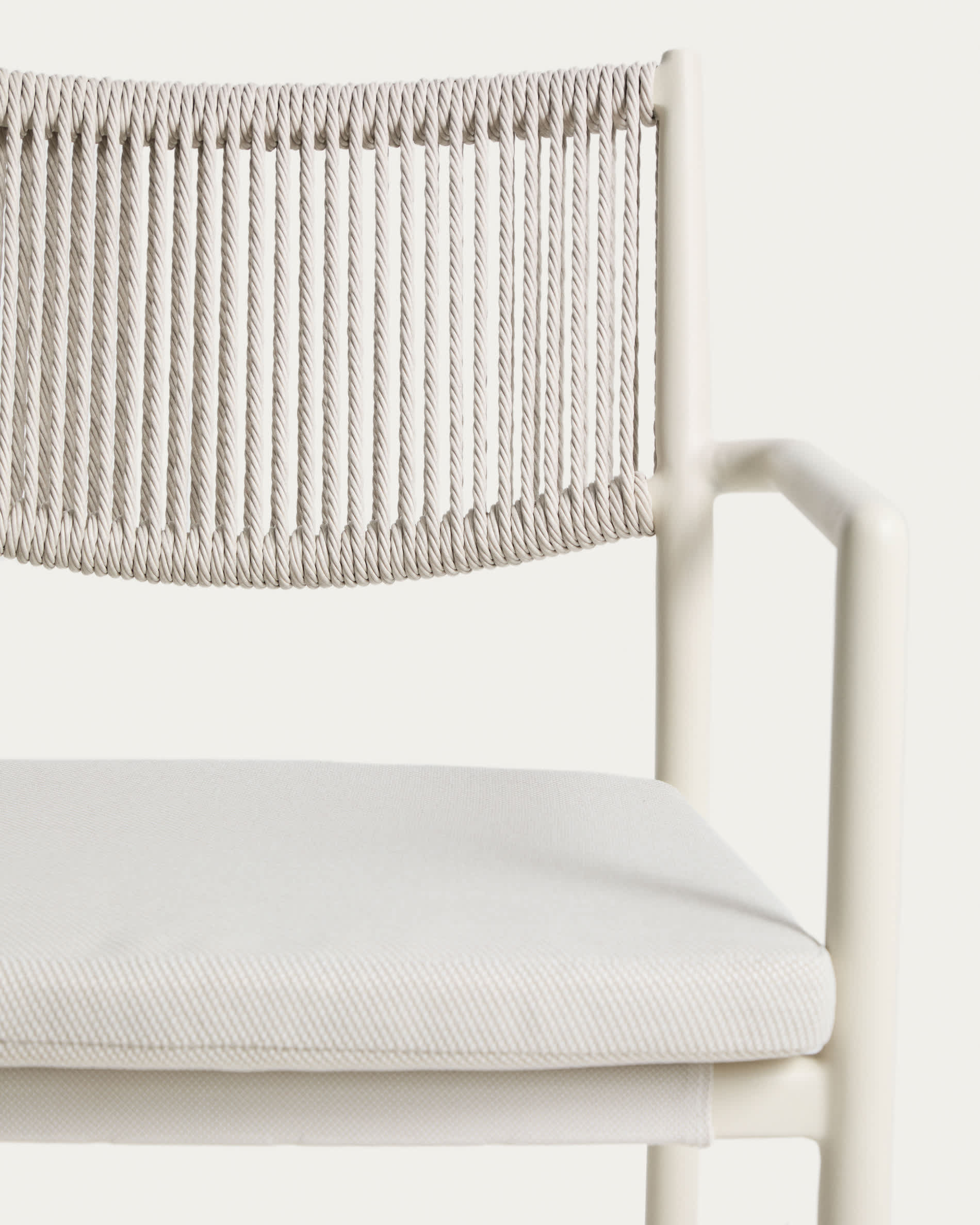 Argasi stackable outdoor chair in ecru aluminium and grey synthetic rope cord