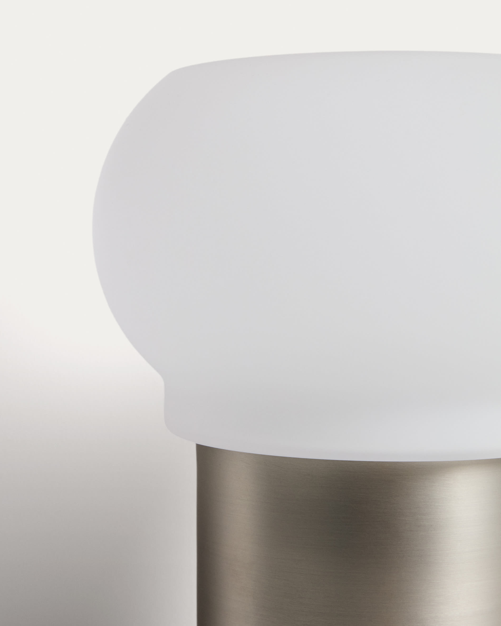 Leruna portable LED table lamp in frosted glass and metal with a galvanised finish Ø 20 cm