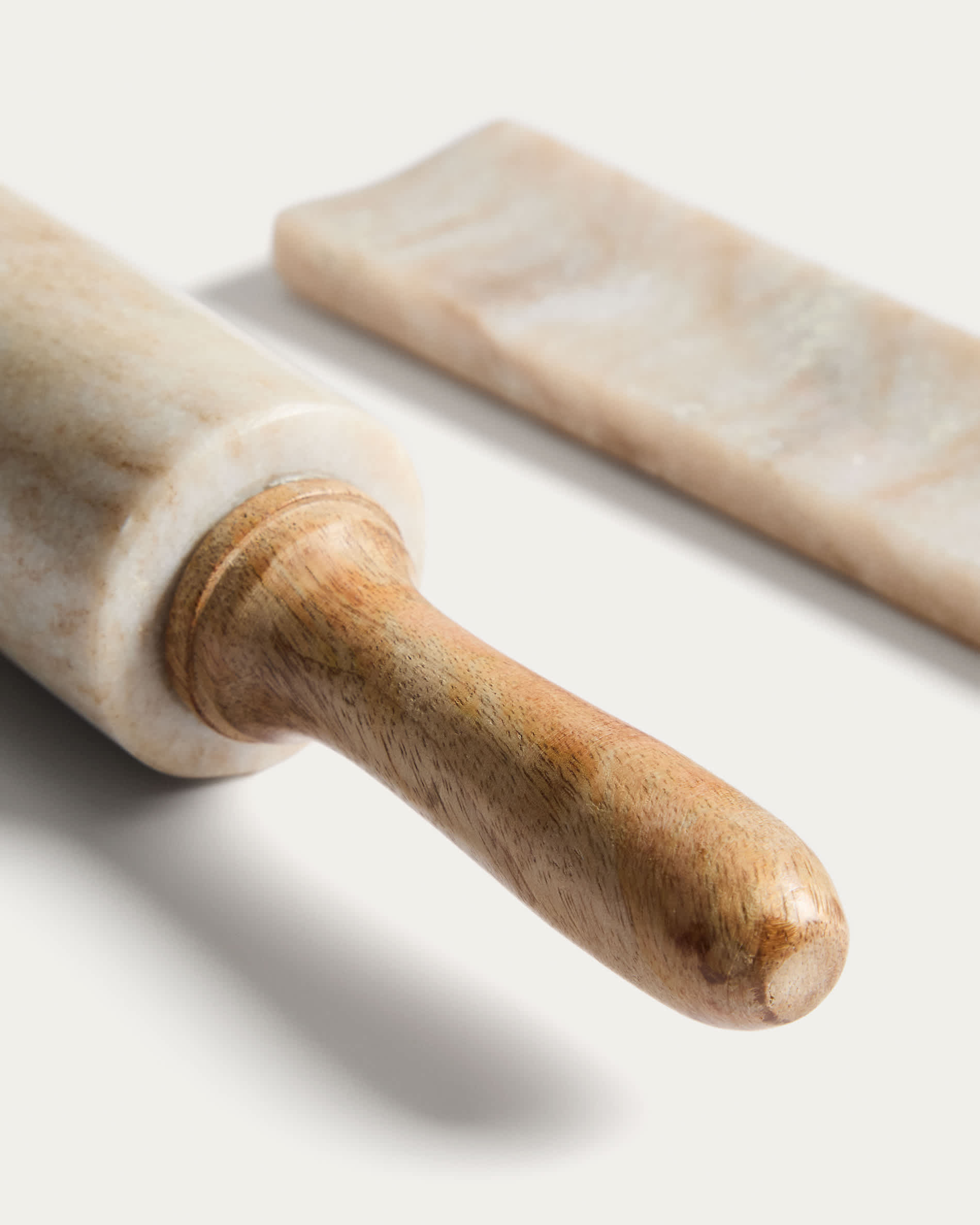 Nolvet beige marble and mango wood rolling pin