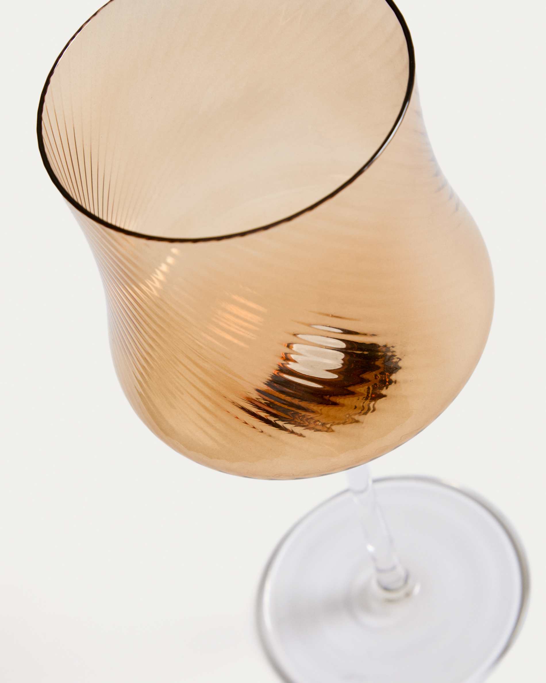 Auri embossed amber wine glass 46 cl