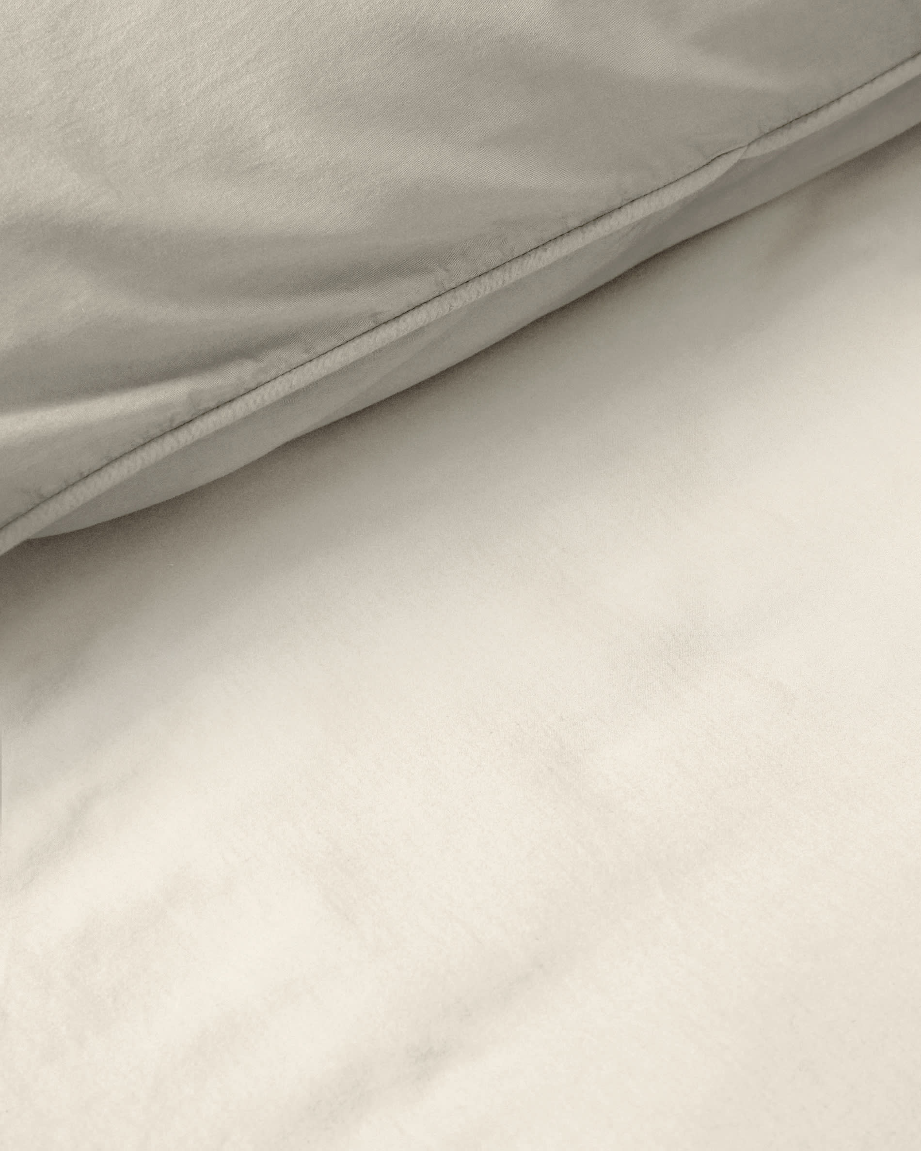 Sirale 100% cotton sateen duvet cover with washed white finish for 180cm bed