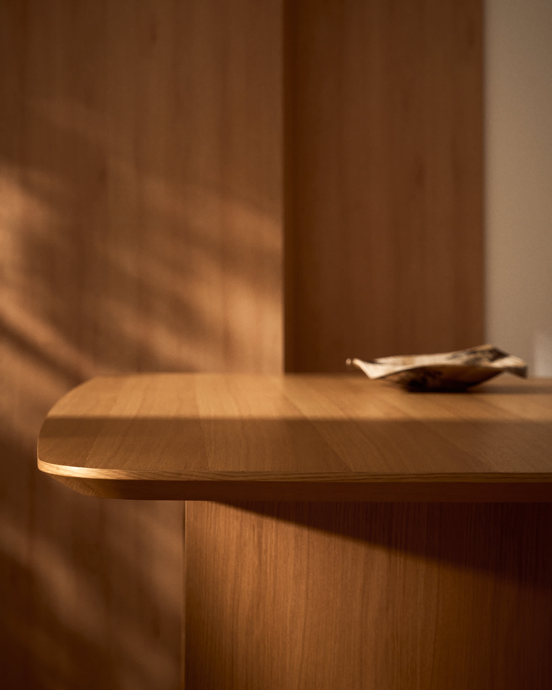 Litto table made from oak veneer, 200 x 100 cm