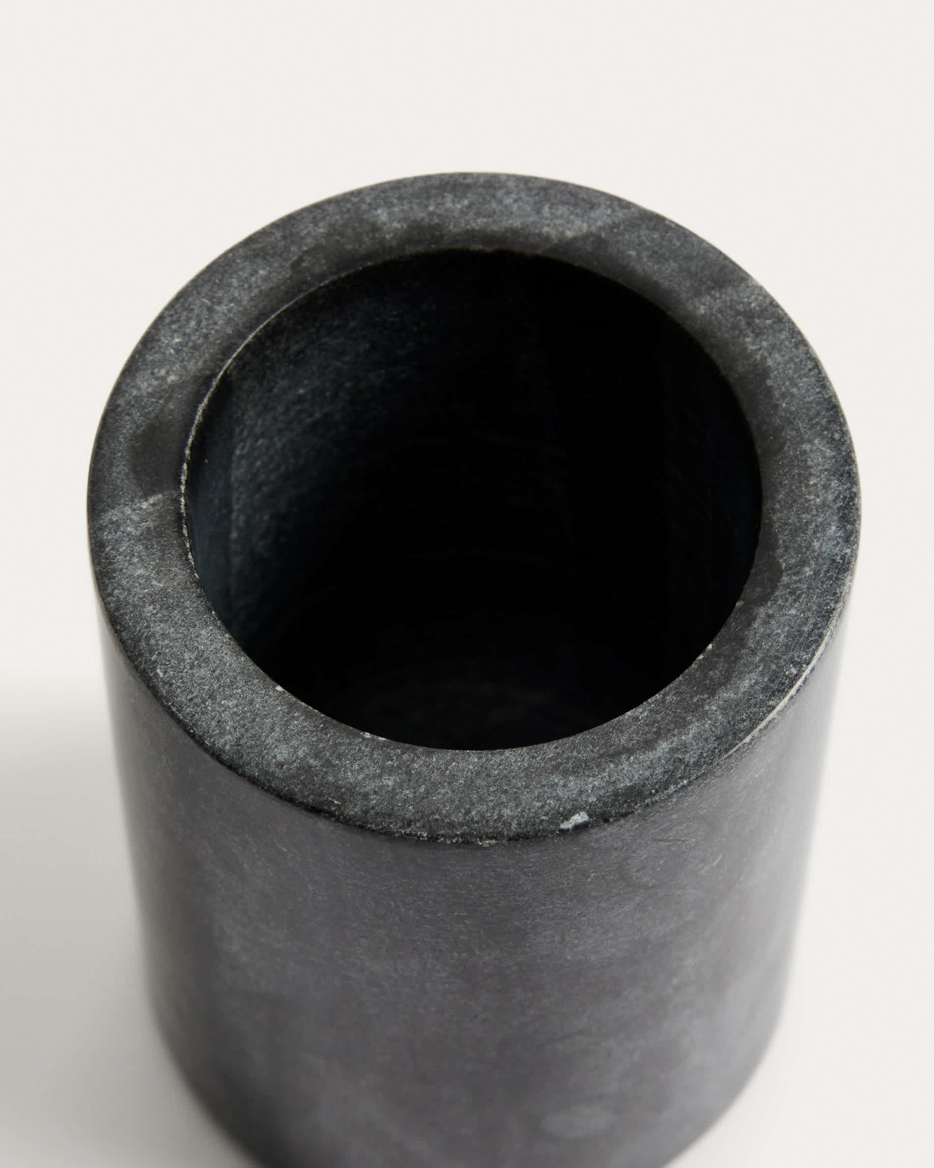 Mavon dark grey marble toothbrush holder