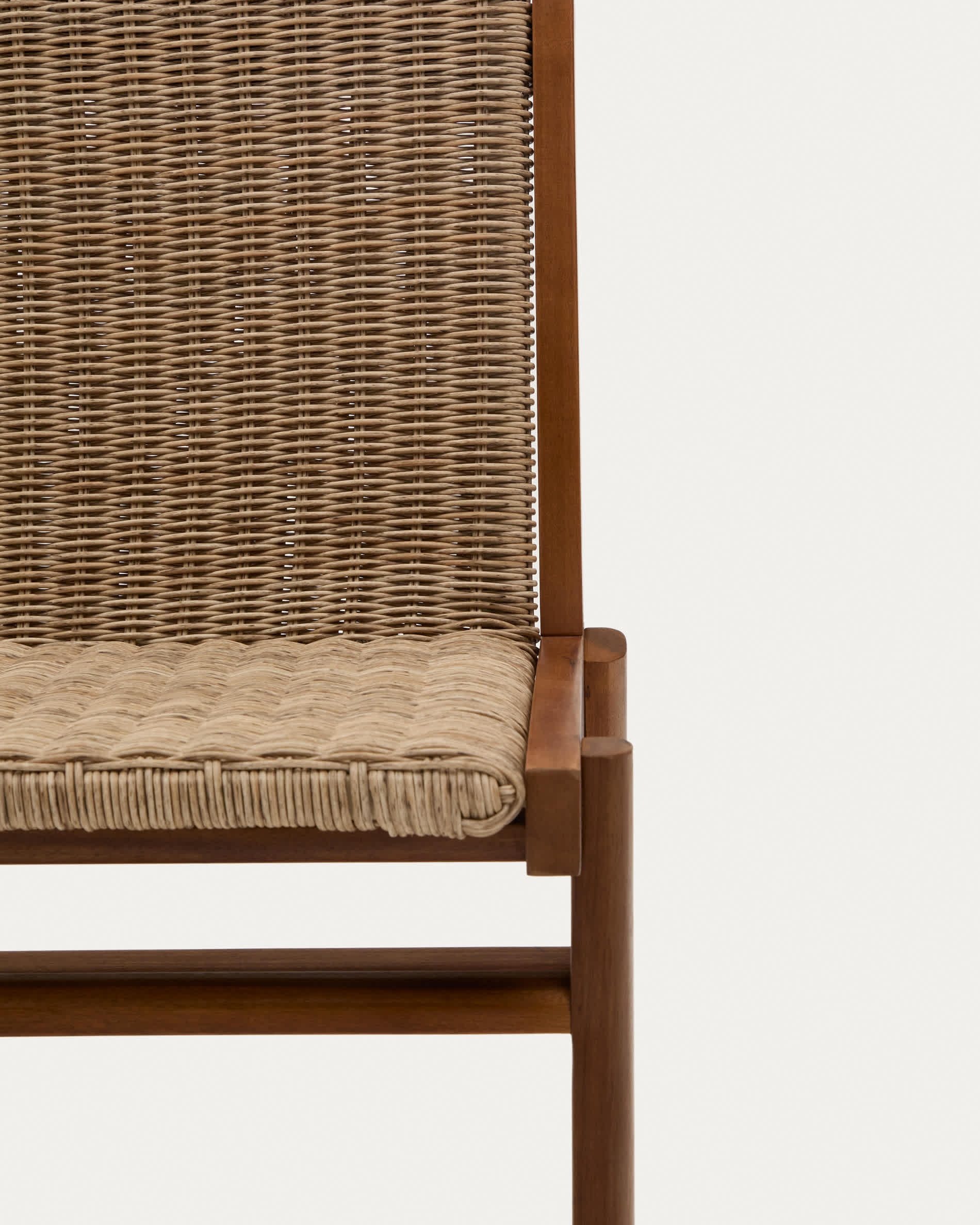 Itani table set in solid acacia wood with 4 chairs made from solid acacia wood and FSC 100% synthetic rattan, 200 x 100cm
