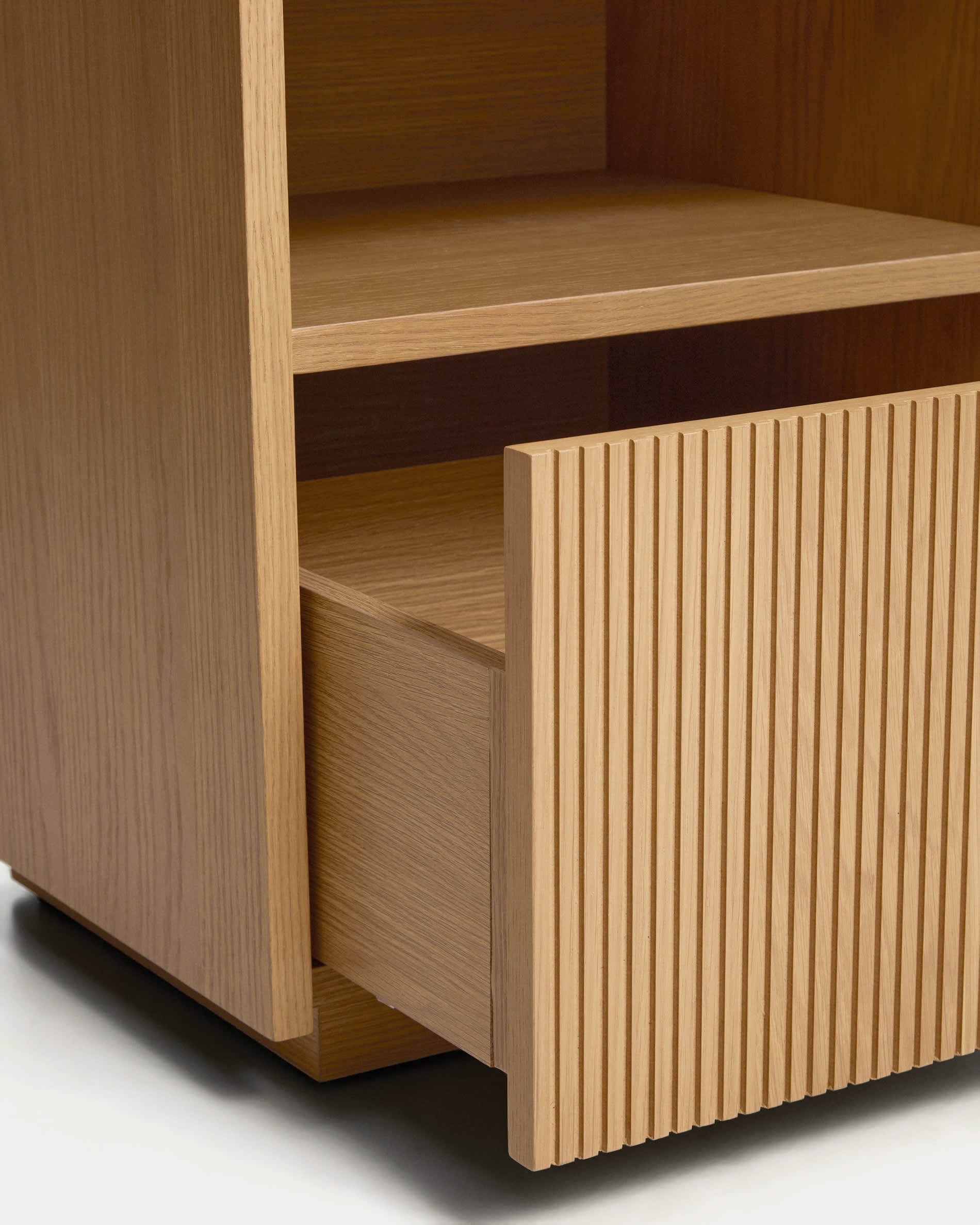 Helvine 1-drawer bedside table in oak veneer 45 x 52cm FSC 100%