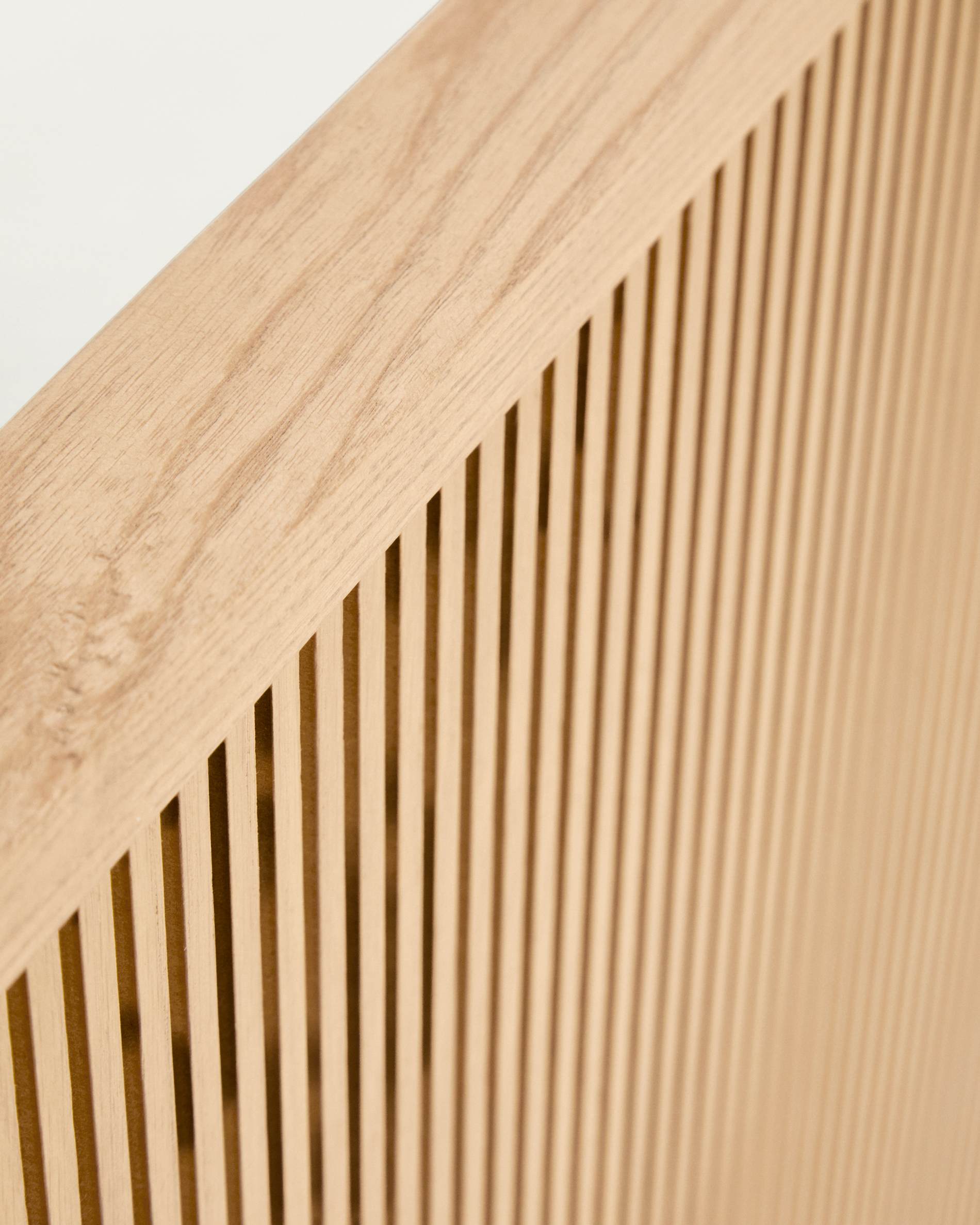 Helvine Oak Veneer Headboard for Beds up to 180 cm FSC 100%