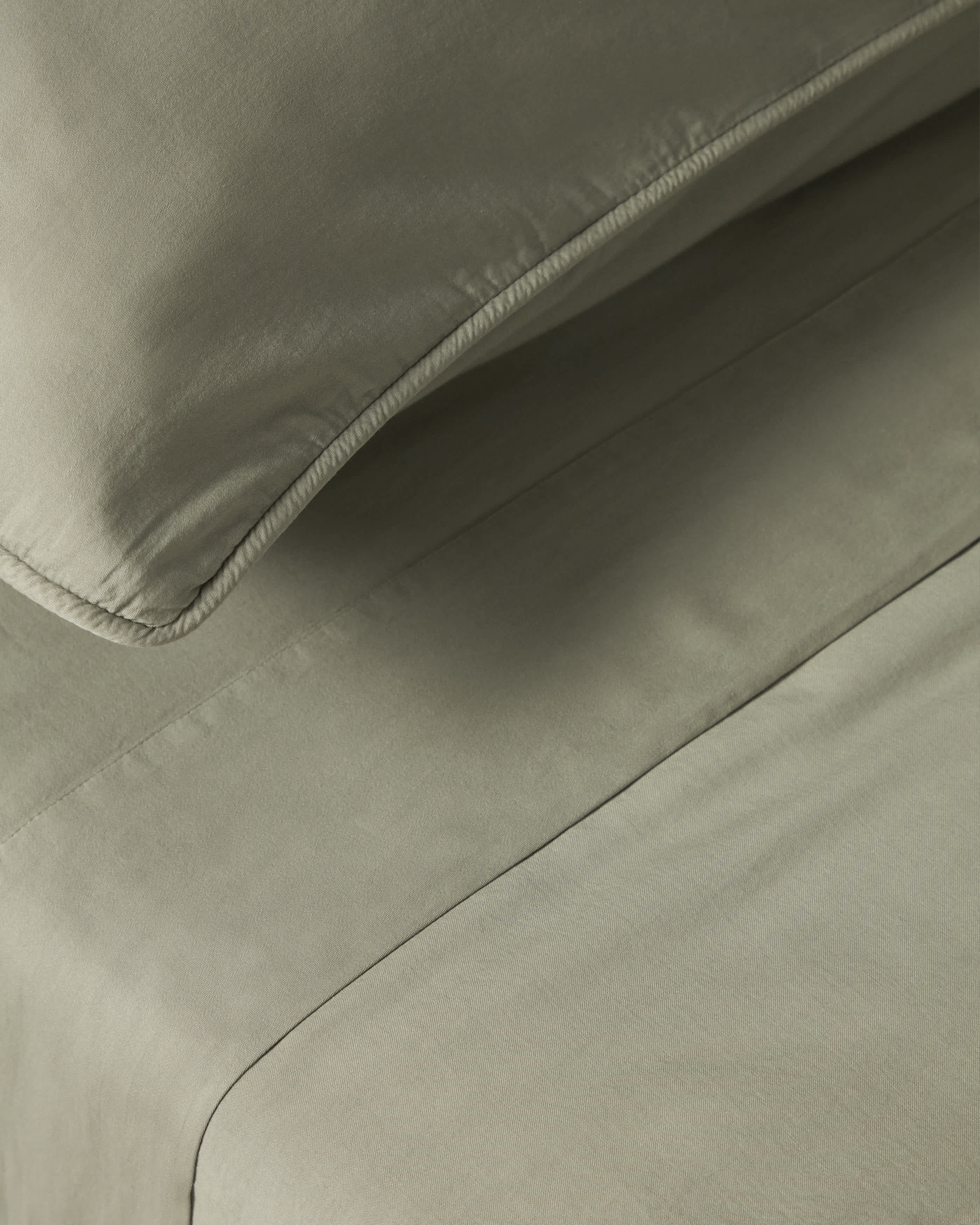 Sirale set of 2 100% cotton sateen pillowcases with washed green finish 50 x 80cm