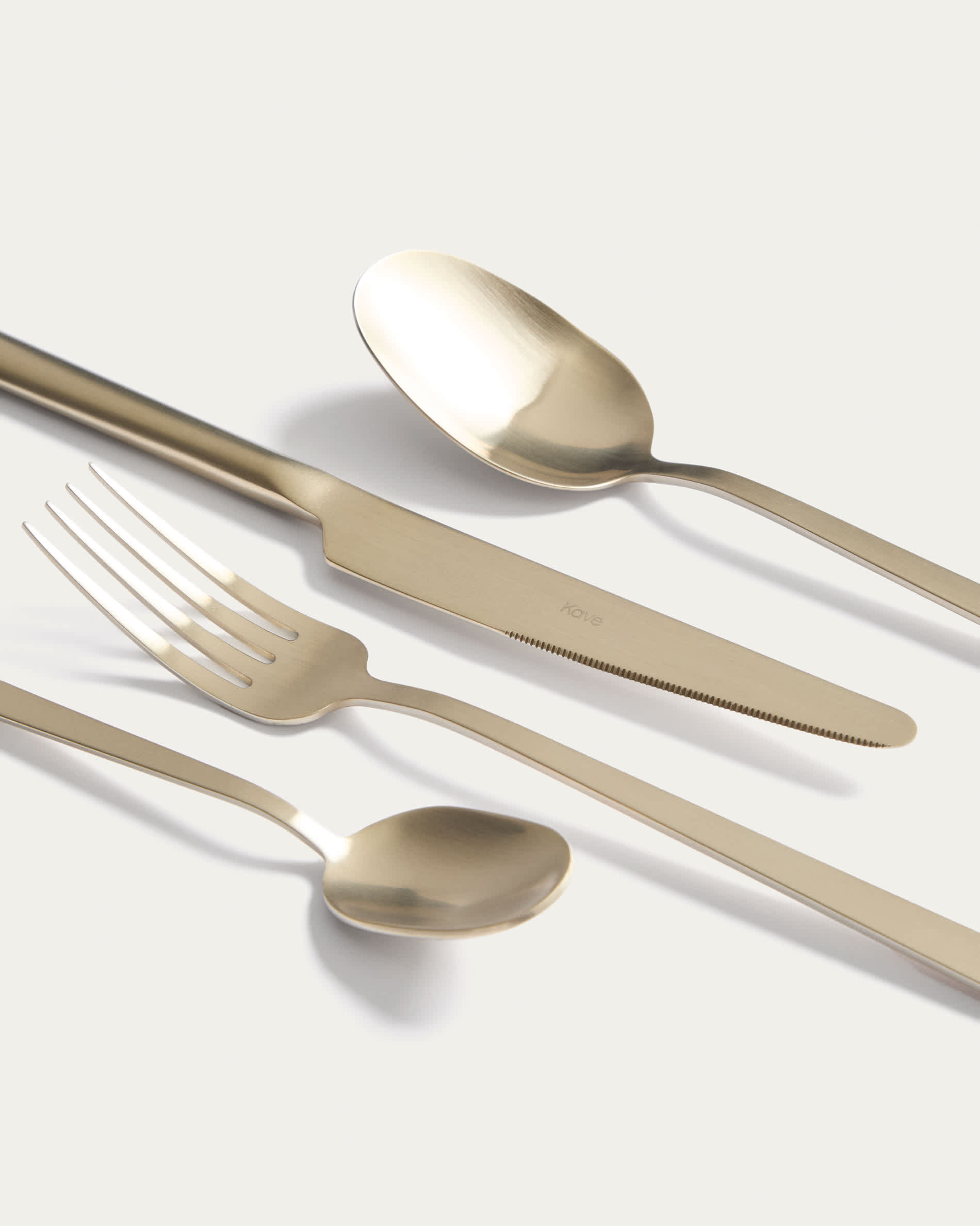 Dilora 16-piece stainless steel cutlery set with a matte gold finish