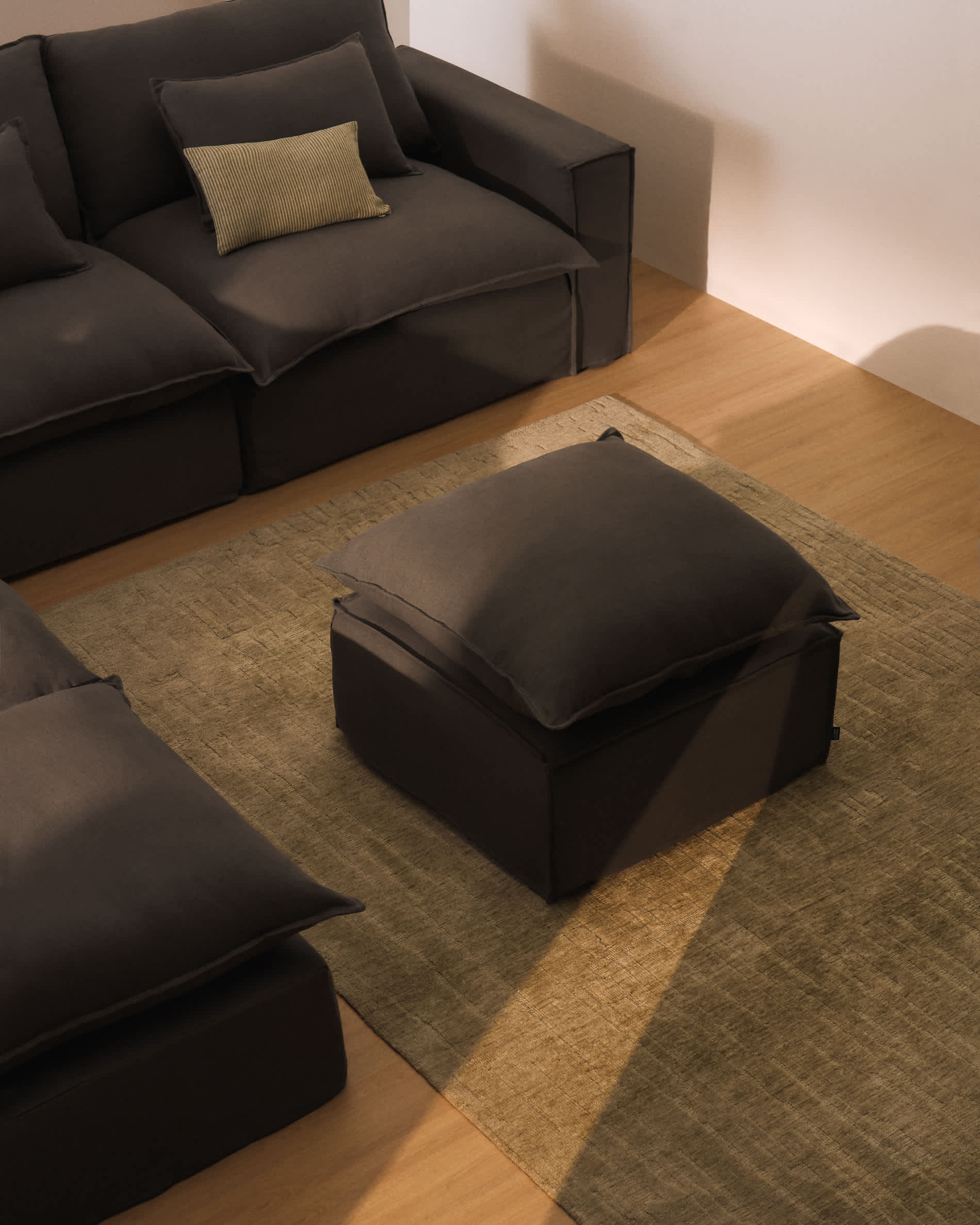 Anarela 100% taupe linen footrest with removable cover and cushion 80 x 80cm FSC Mix Credit