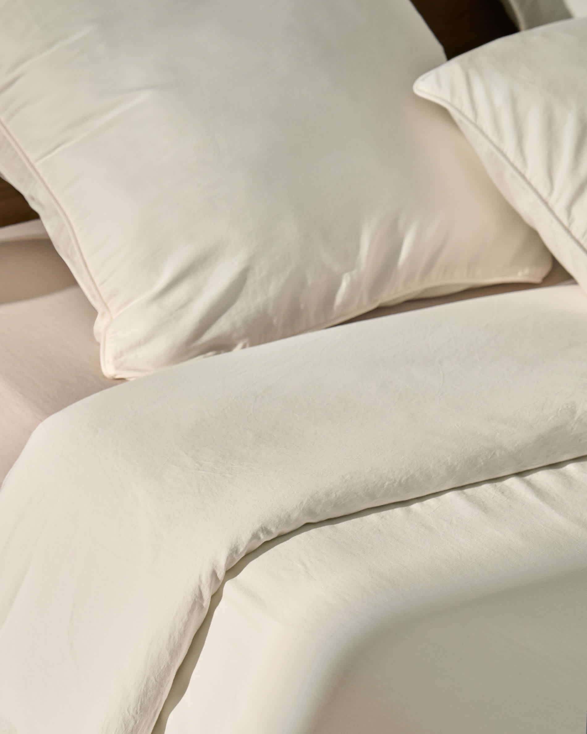 Sirale 100% cotton sateen duvet cover with washed white finish for 90cm bed