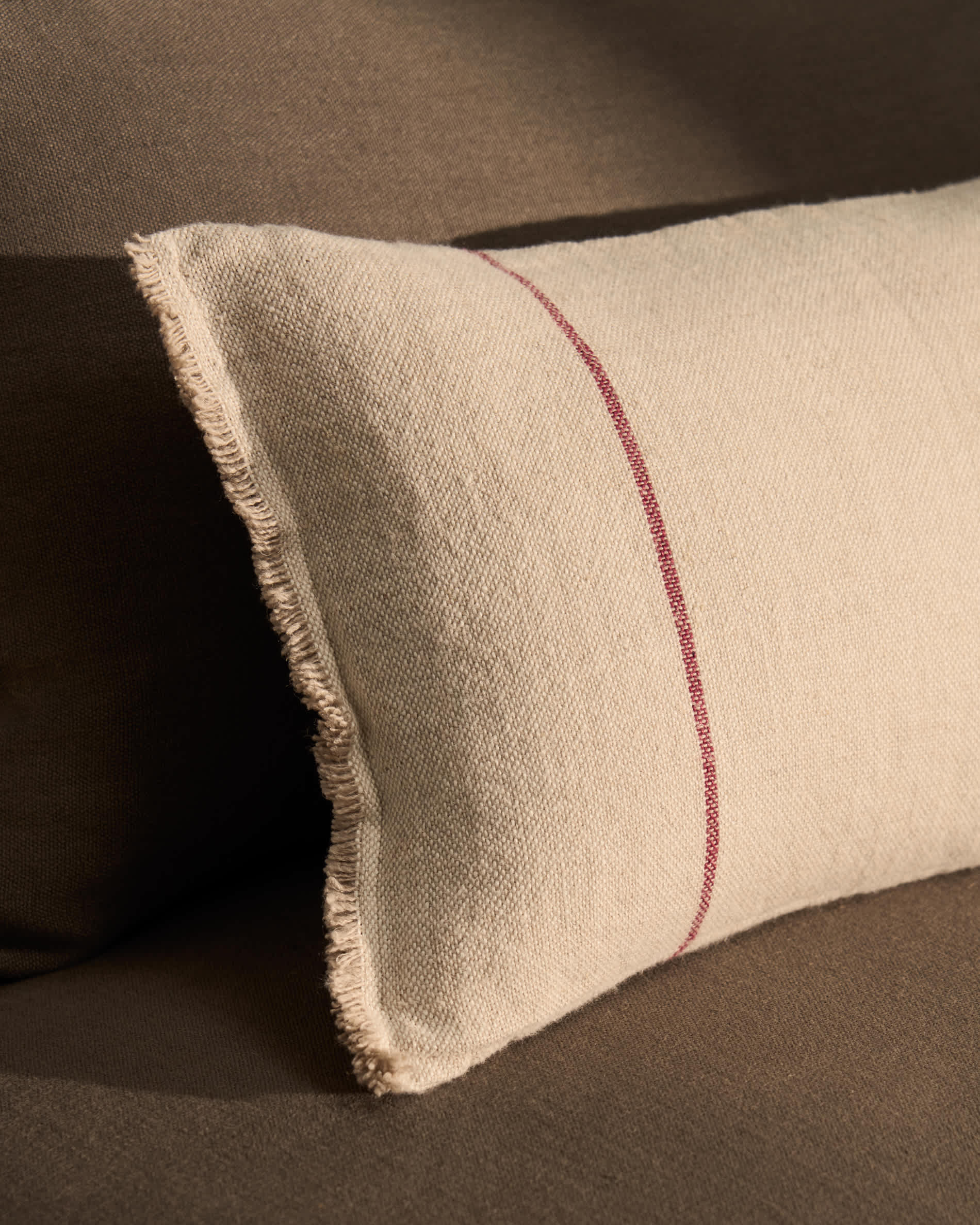 Lidore cushion cover in beige linen with contrasting red stripes 30 x 50cm