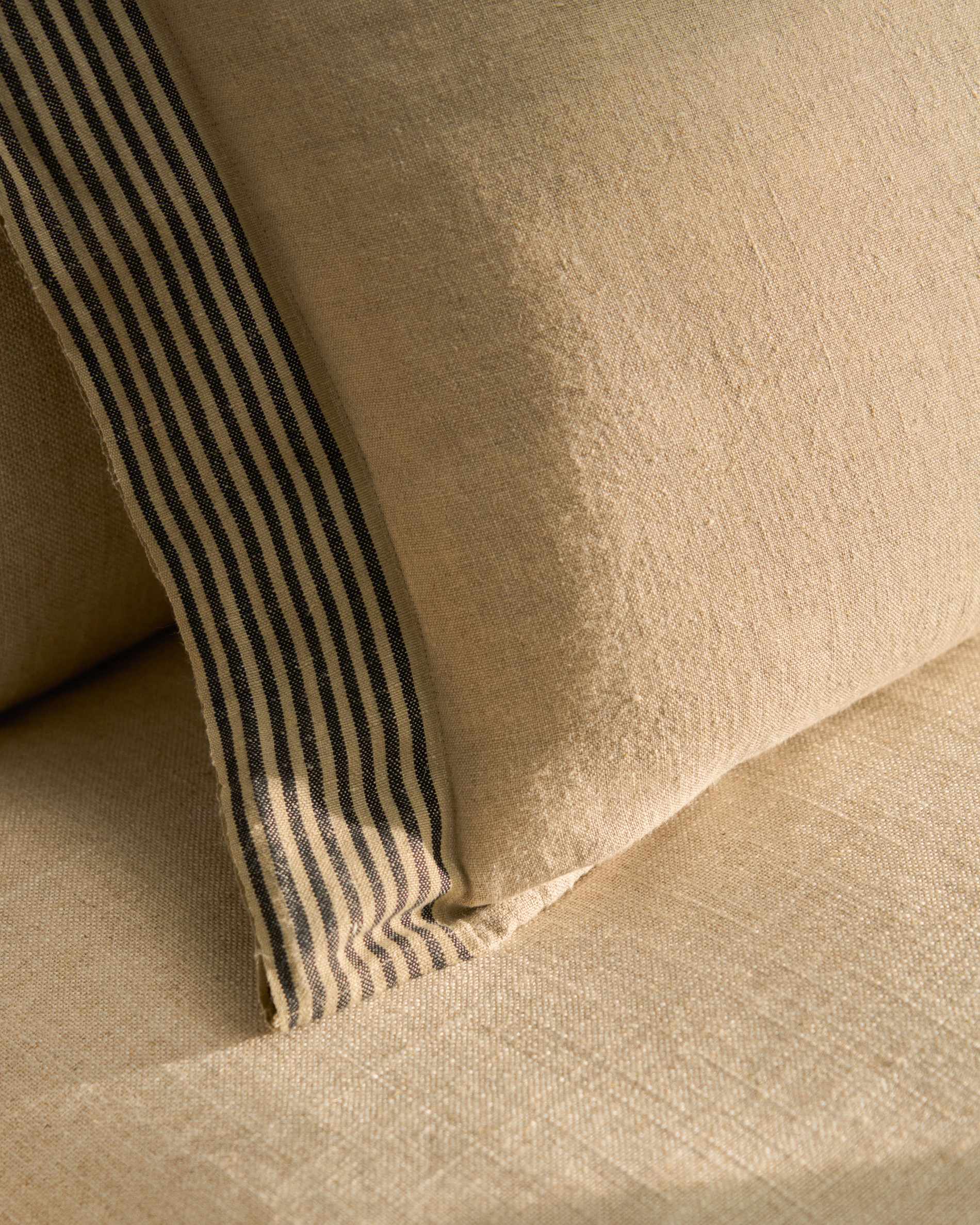 Disea beige linen cushion cover with black striped detail 40 x 60 cm