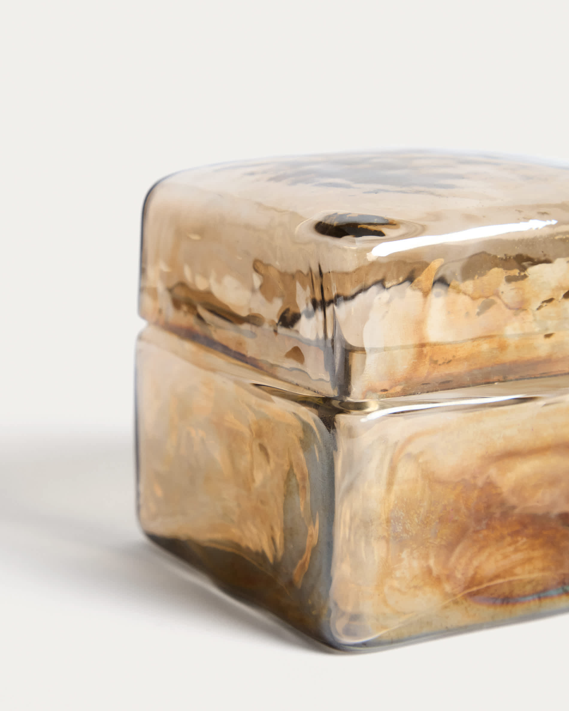 Aveli iridescent beige glass decorative box 9 x 9 cm