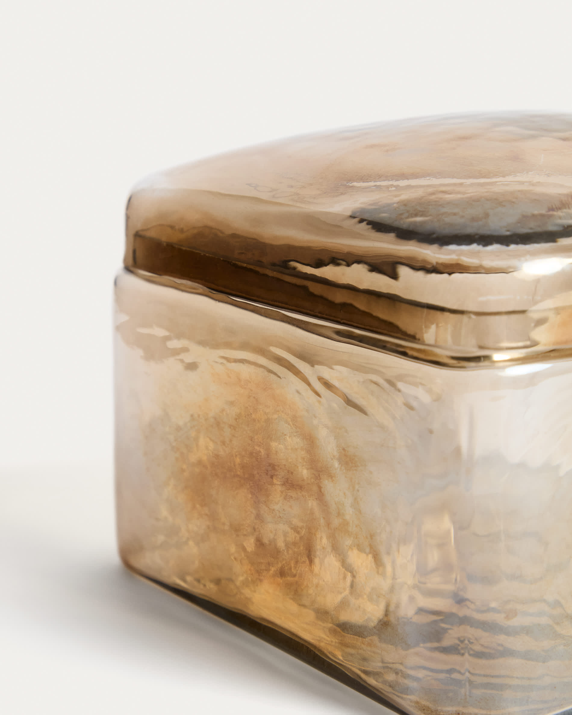 Aveli iridescent beige glass decorative box 14 x 14 cm