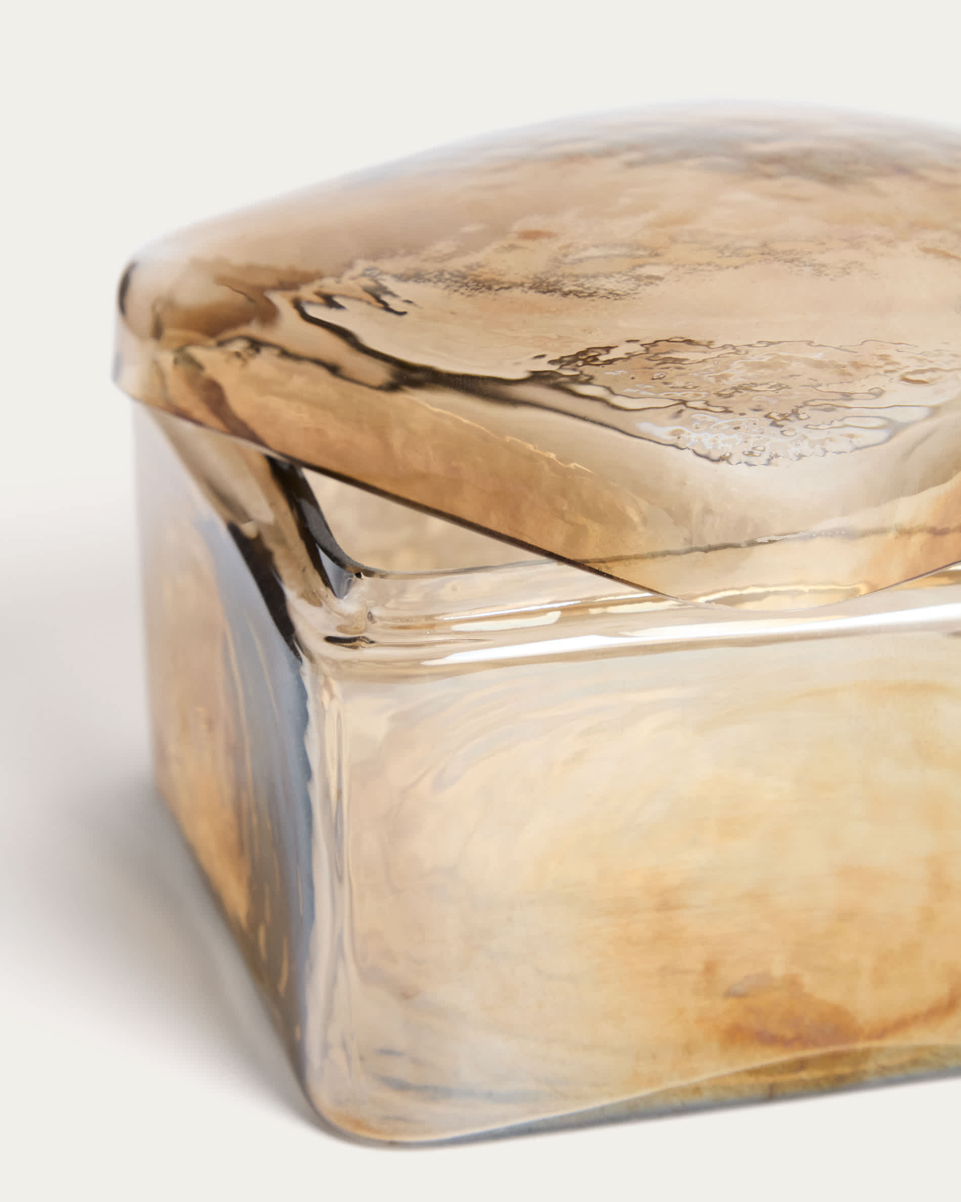 Aveli iridescent beige glass decorative box 14 x 14 cm