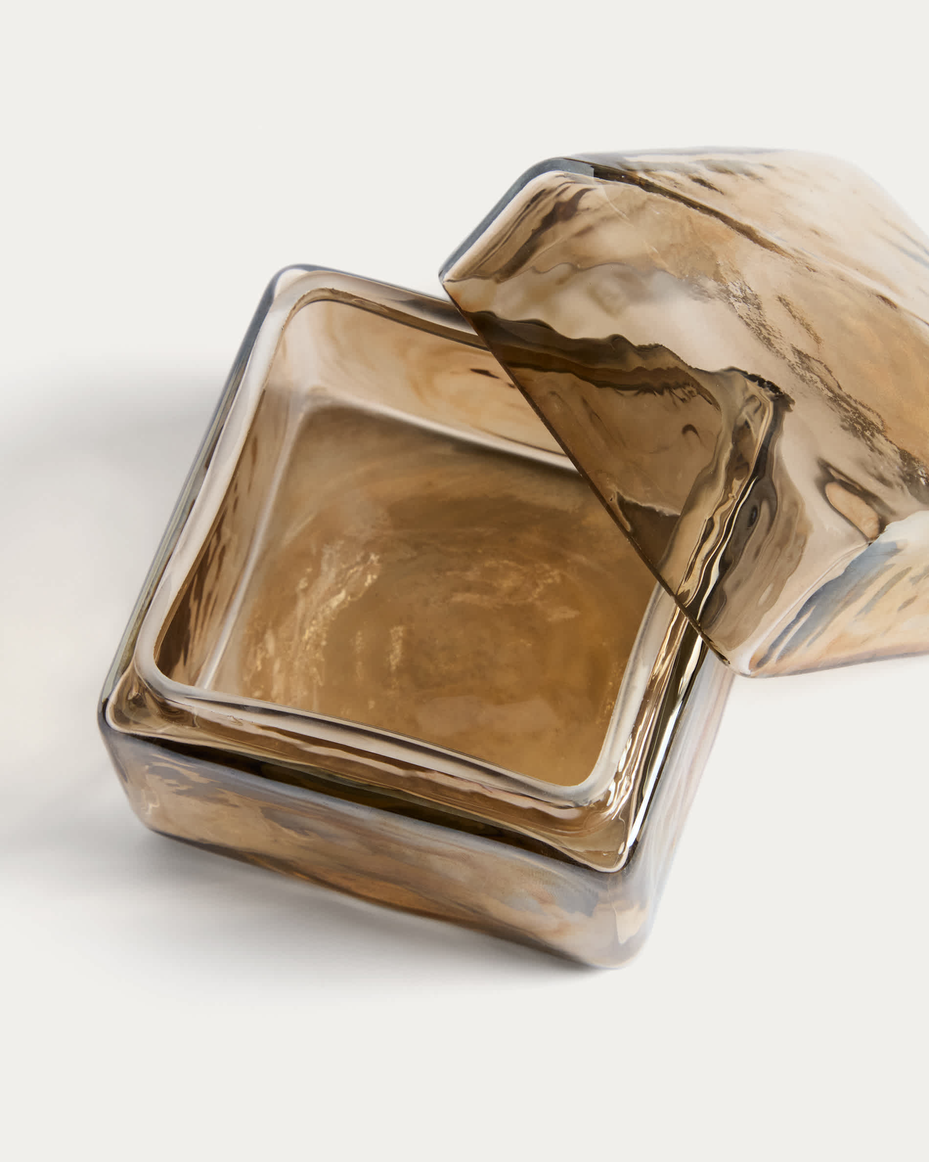 Aveli iridescent beige glass decorative box 9 x 9 cm