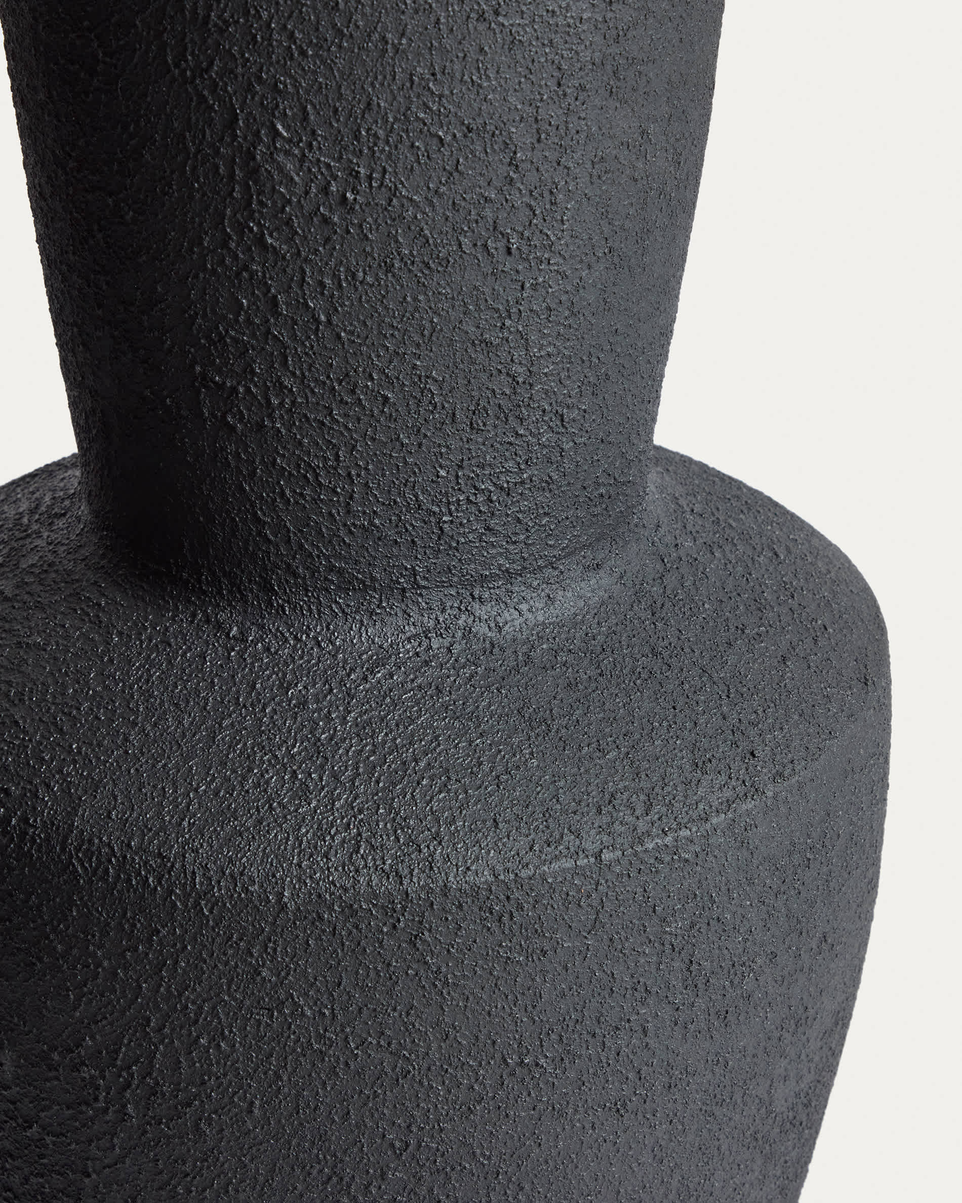 Nerun black terracotta vase 72 cm