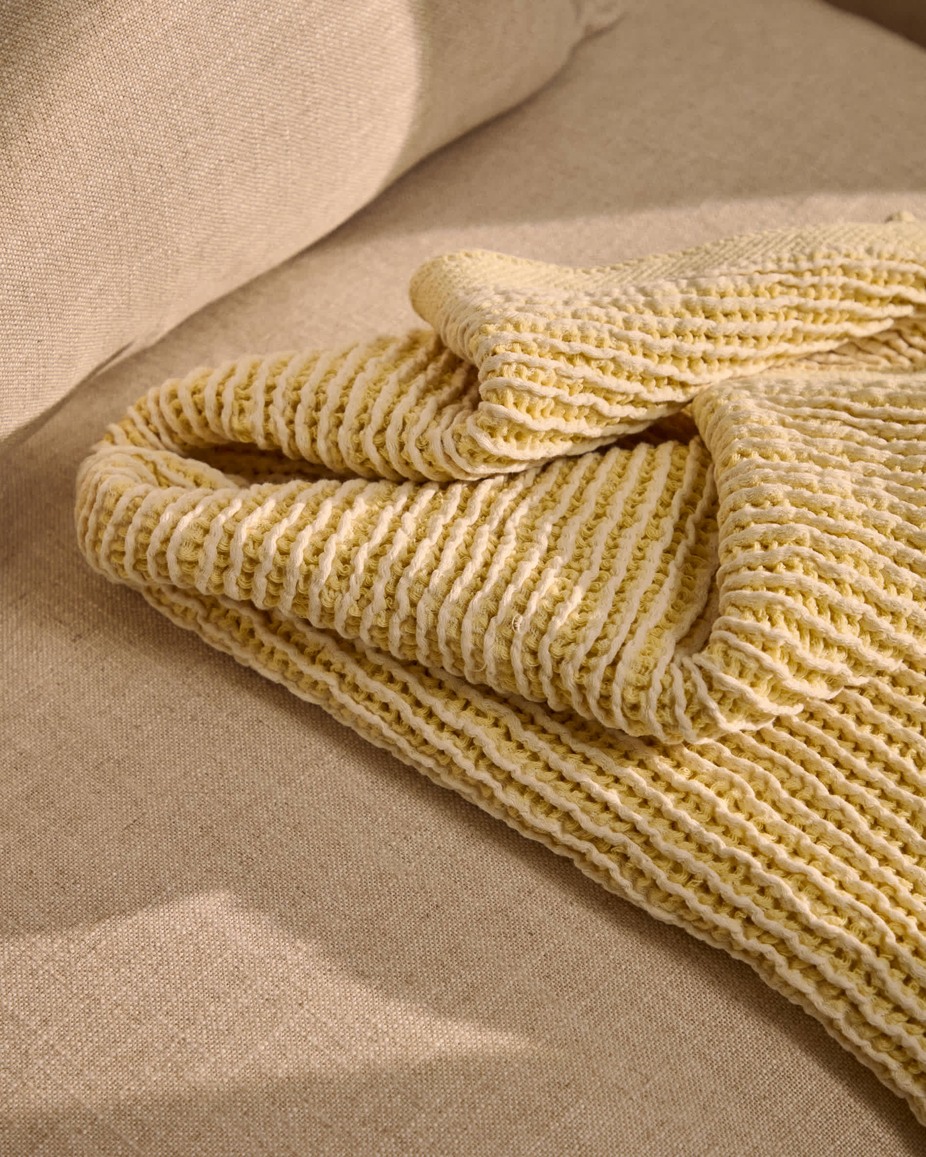 Lideba yellow striped cotton blanket 100 x 170cm