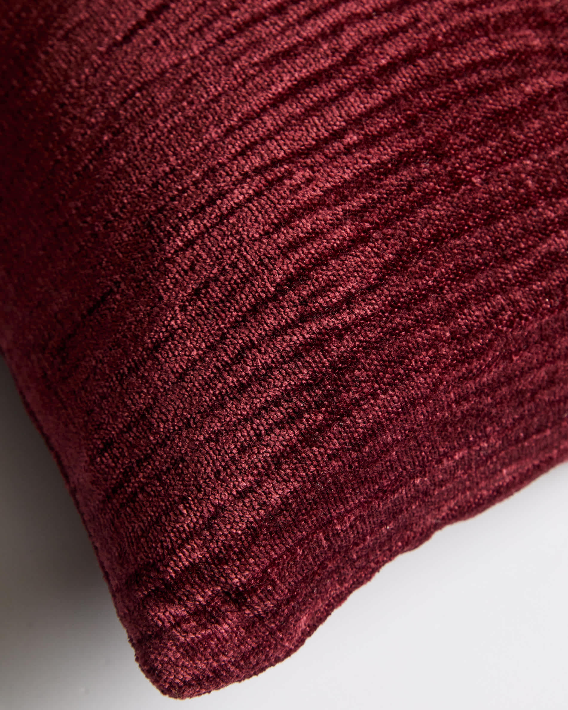Vori 100%-cotton garnet wrinkled effect cushion cover 50 x 50 cm