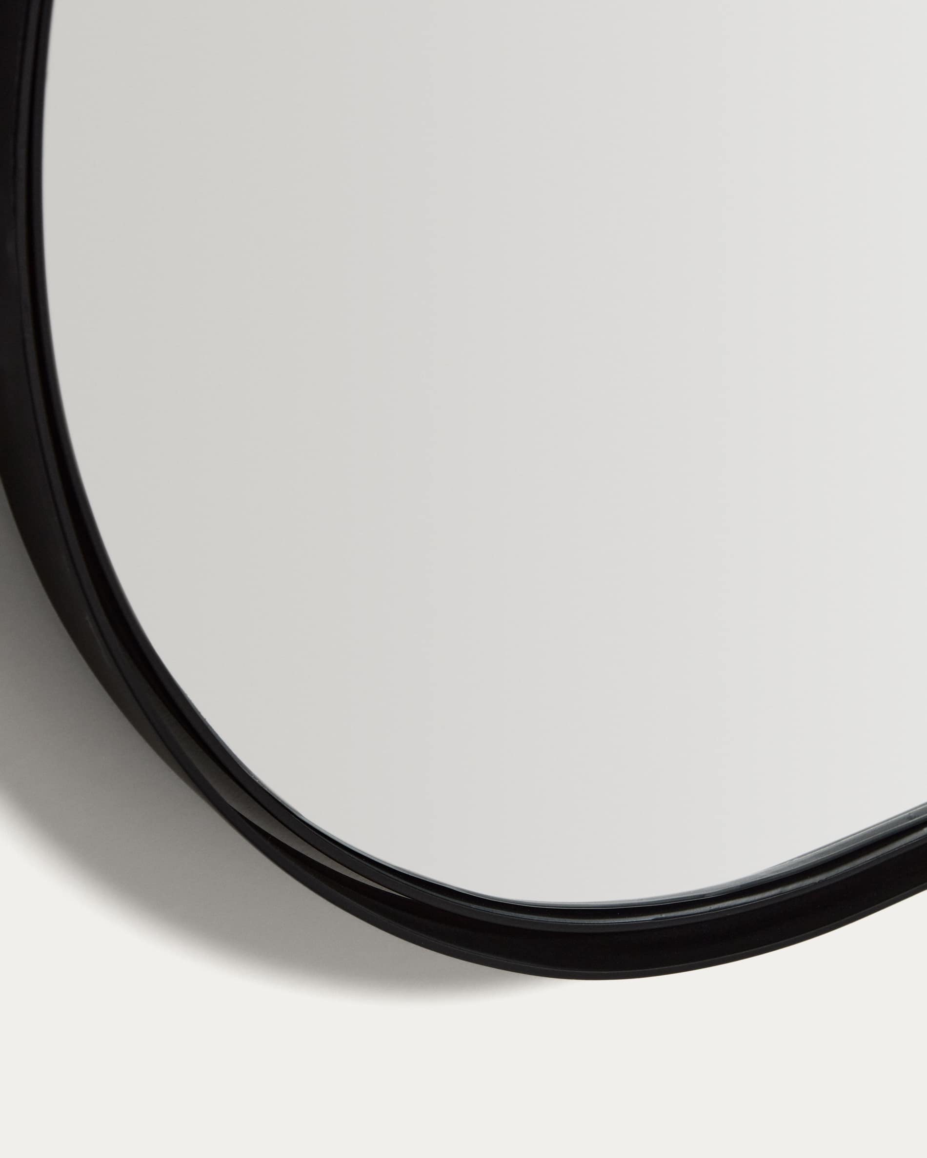 Noral oval black metal mirror Ø60.5 x 120cm