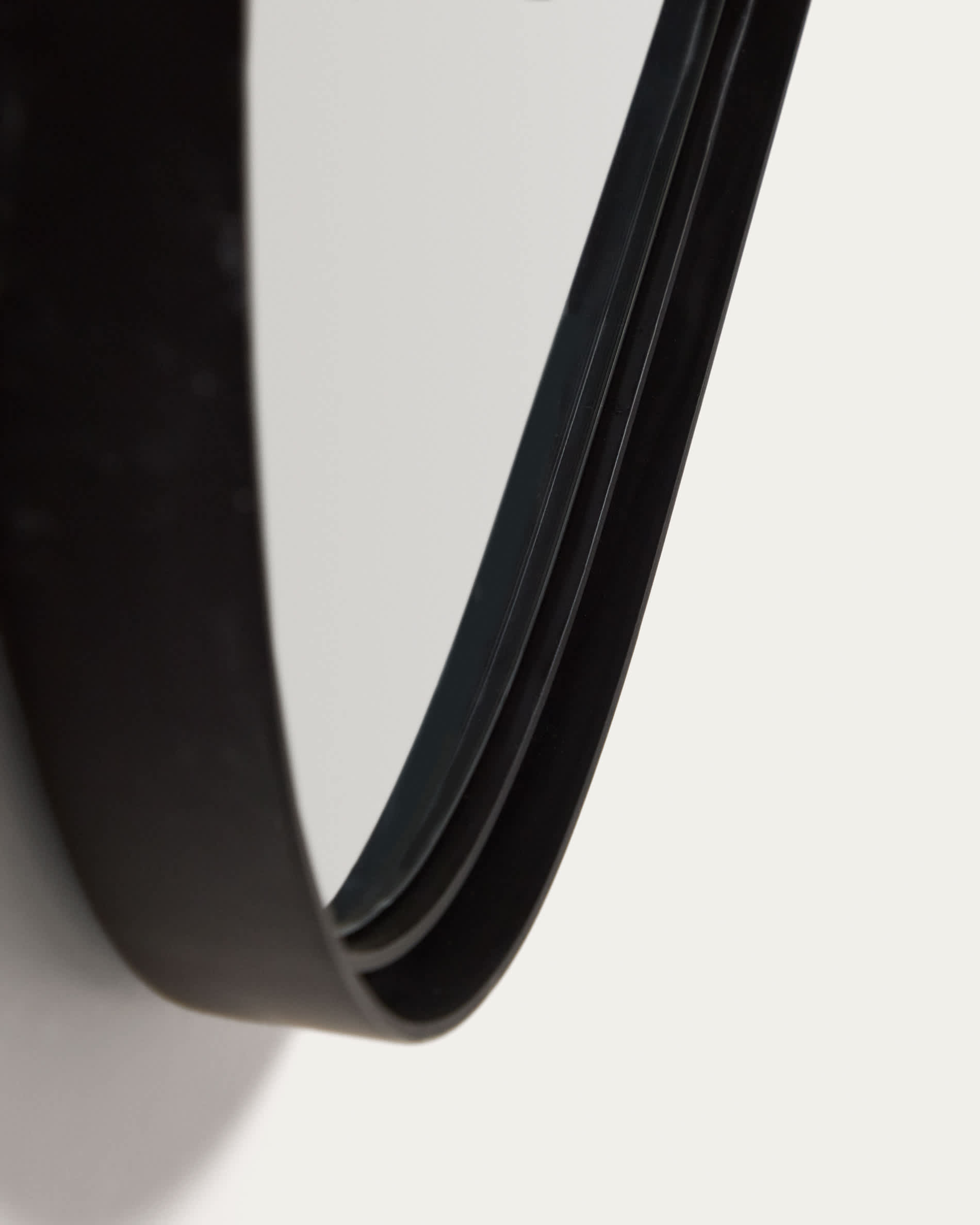 Noral oval black metal mirror Ø60.5 x 120cm