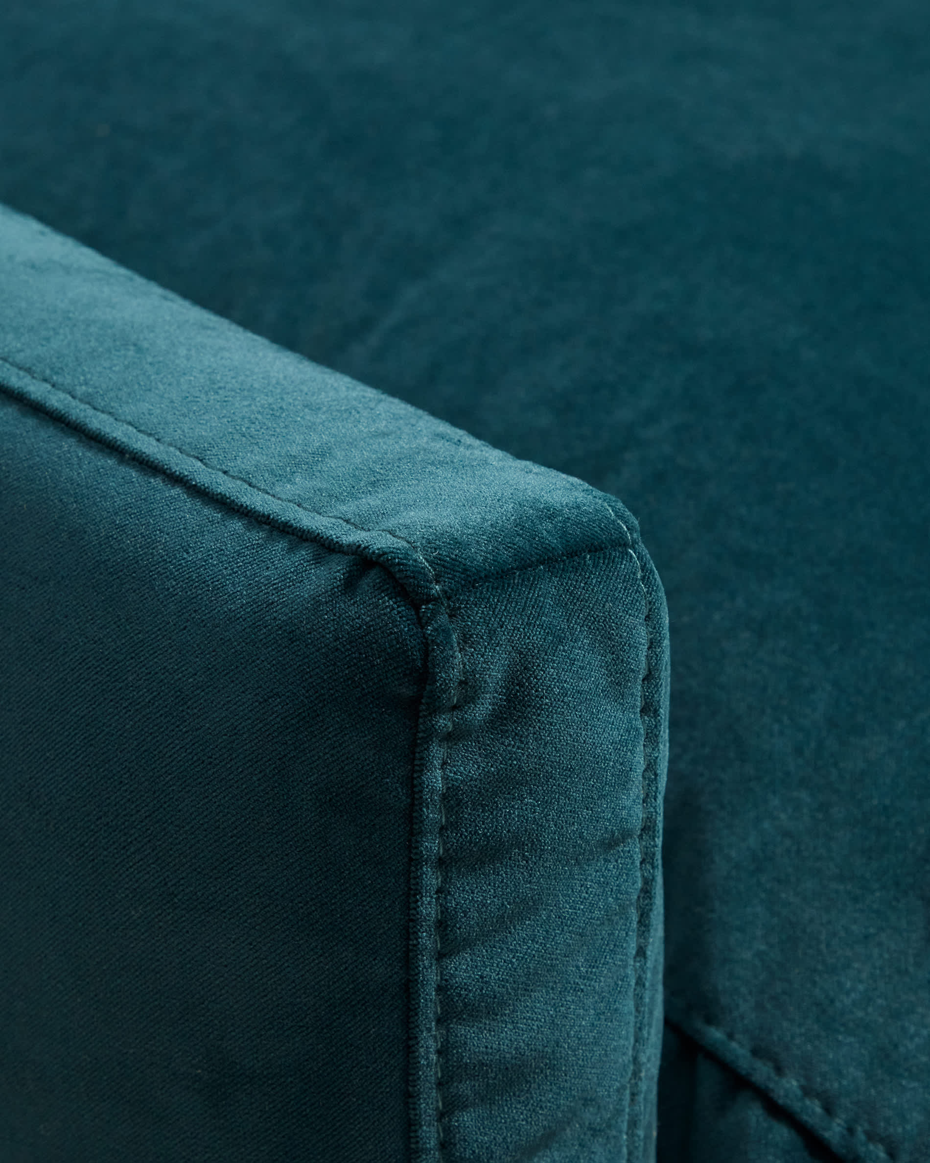Veliro fire-retardant 3-seater sofa in deep turquoise velvet with steel legs with black finish 240cm FSC Mix Credit