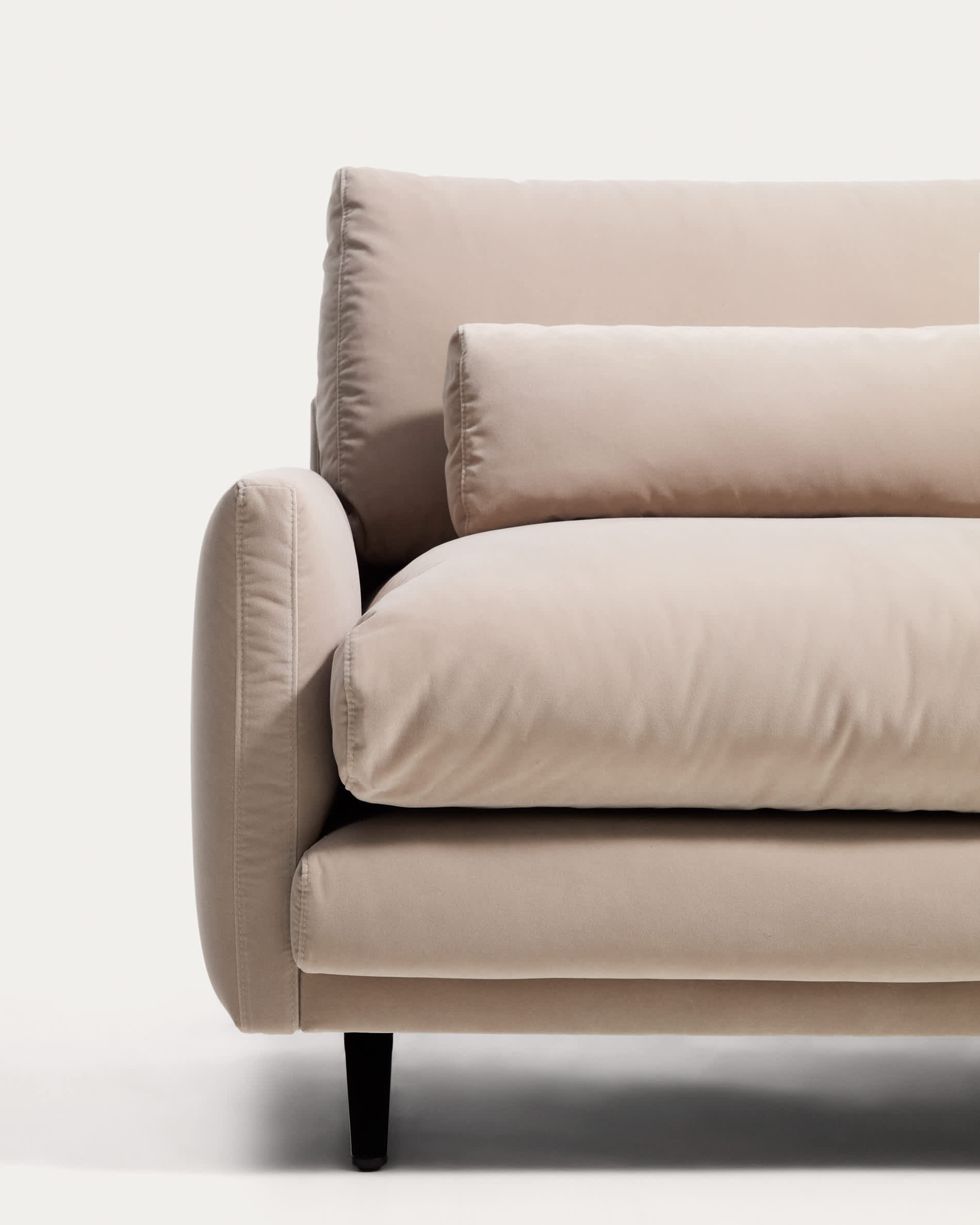 Veliro fire-retardant 3-seater sofa in pearl velvet with steel legs with black finish 240cm FSC Mix Credit