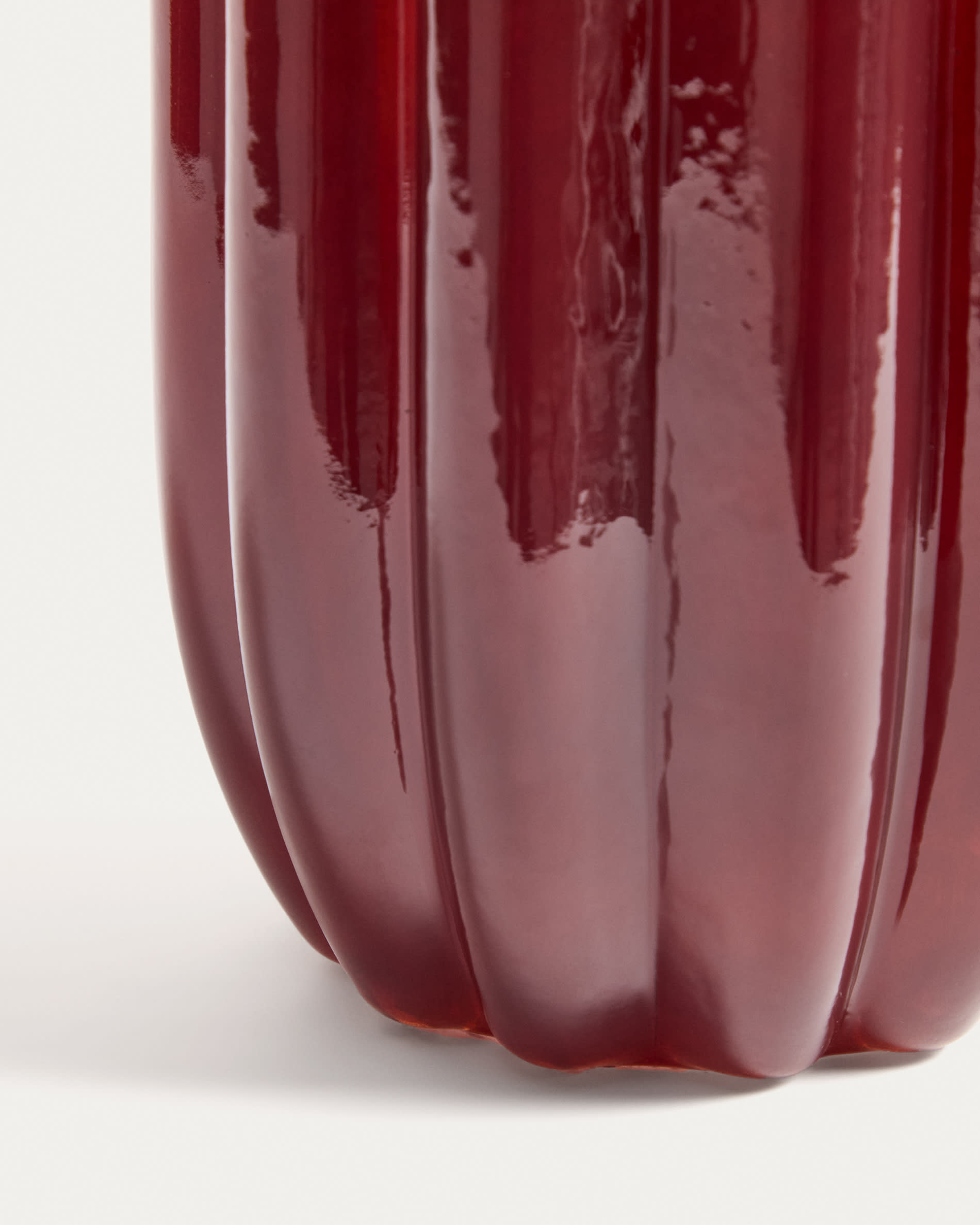 Cerin burgundy glass vase 20 cm