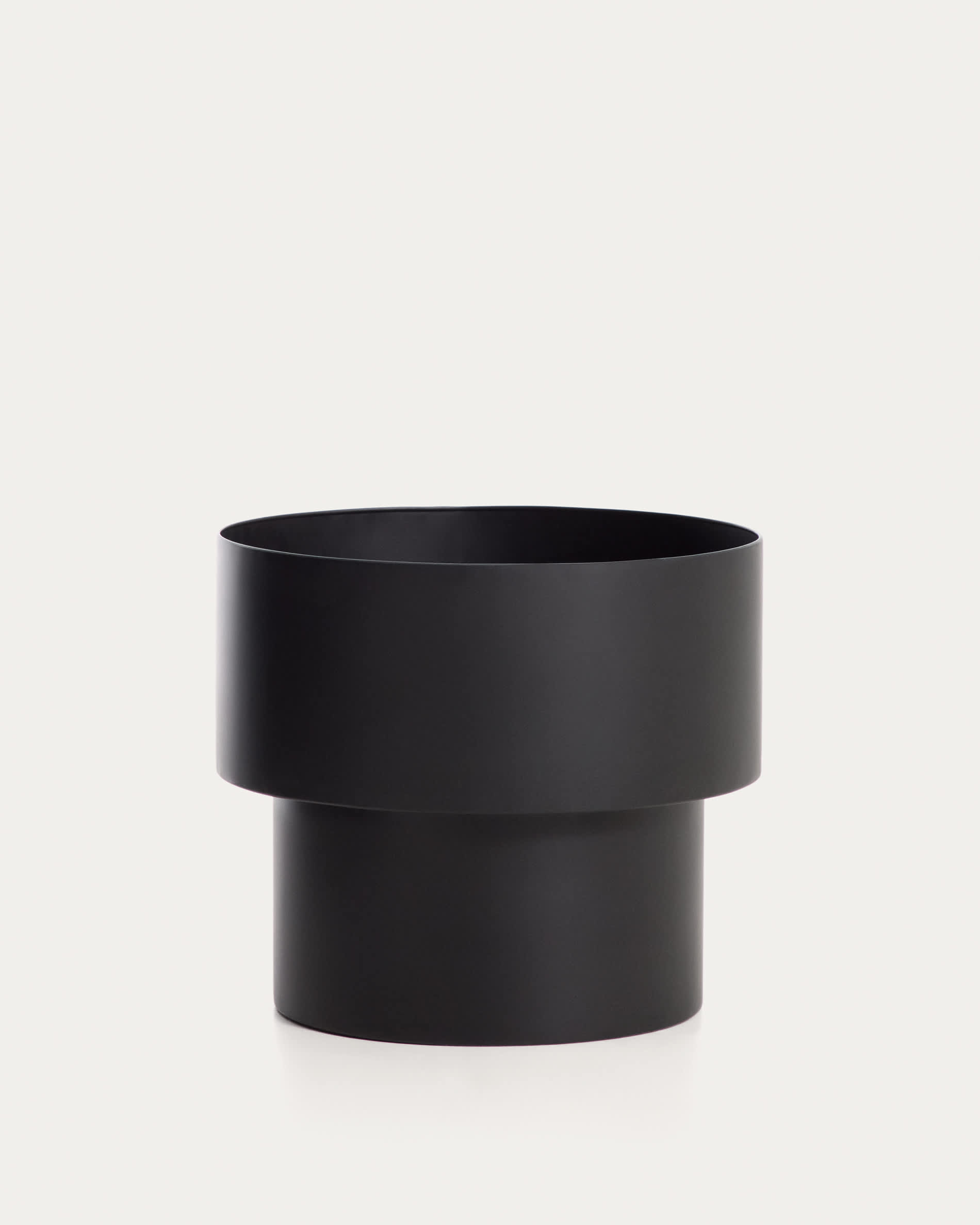 Mash round metal planter in black Ø41