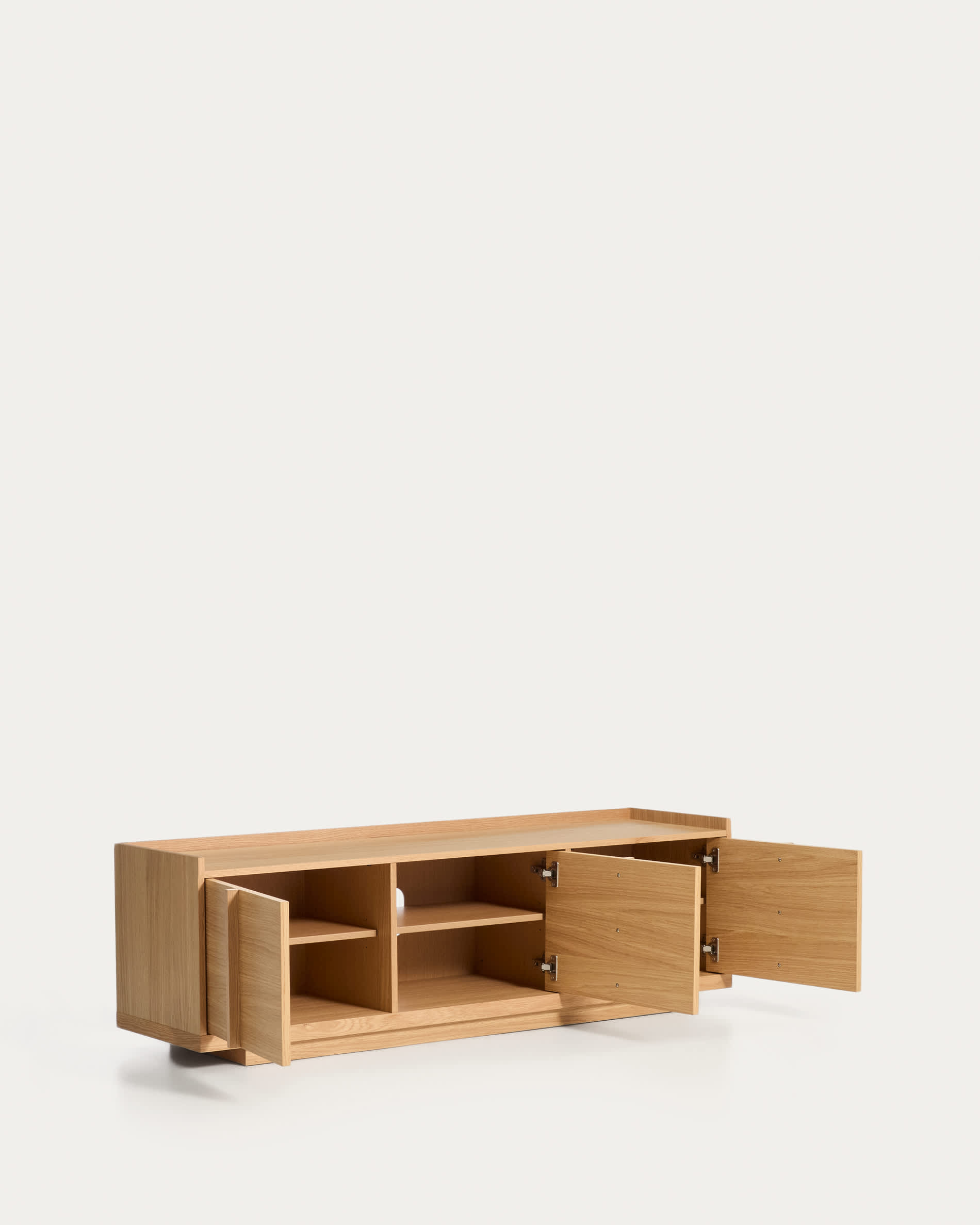 Onix TV stand with an oak veneer in a natural tone finish, 150 x 47 cm FSC Mix Credit