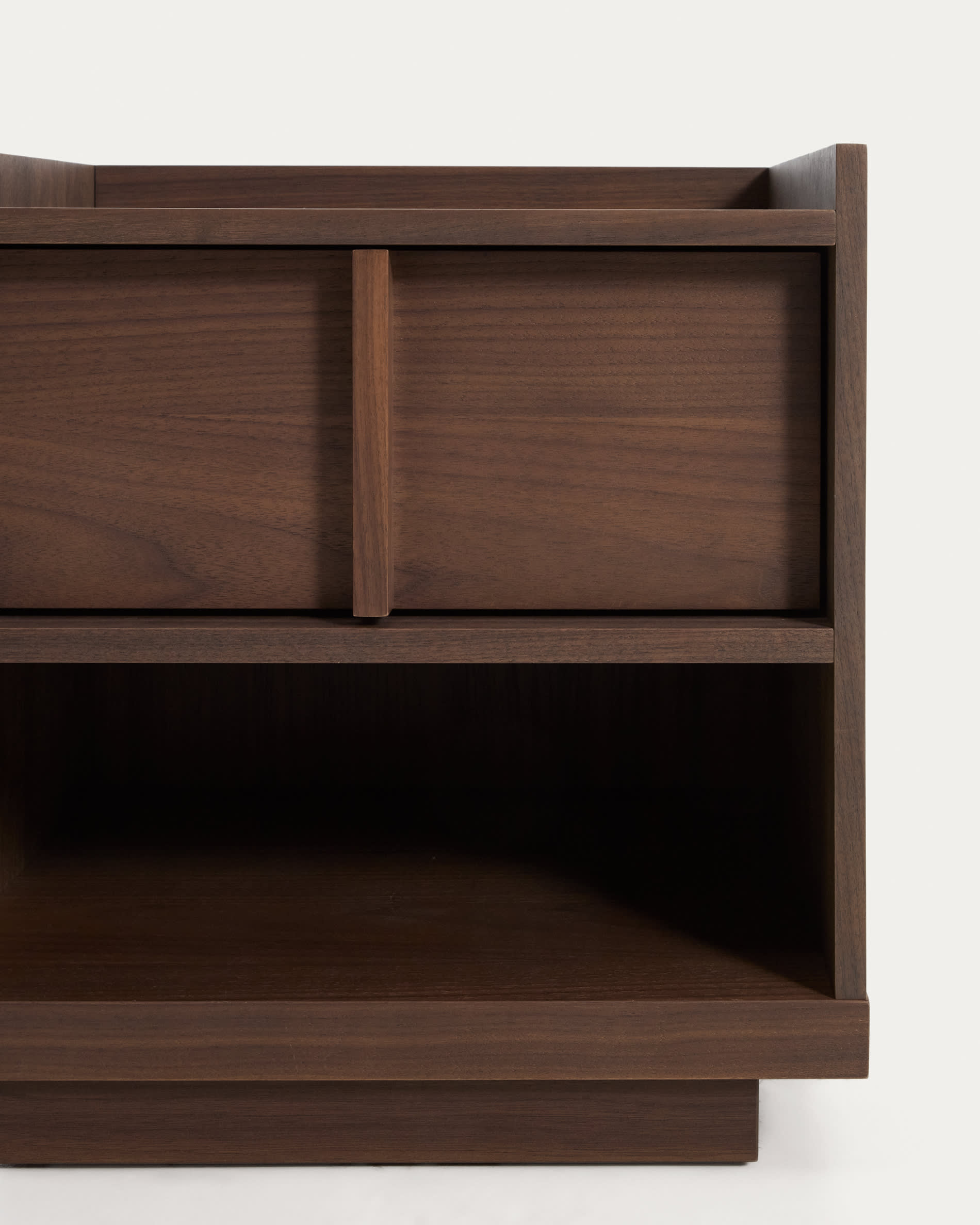 Onix bedside table with 1 drawer, walnut veneer in a dark finish, 45 x 47 cm, FSC Mix Credit