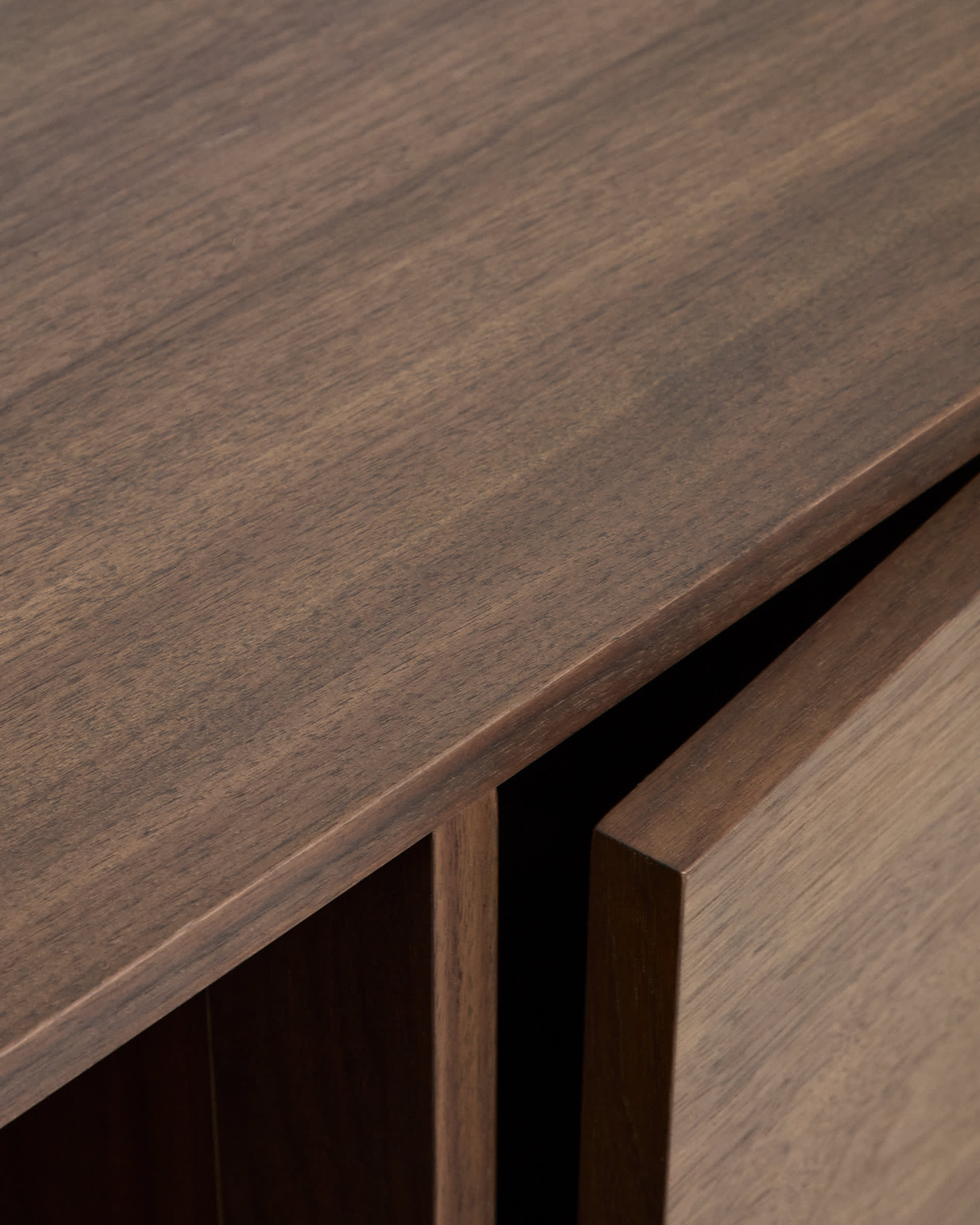 Onix sideboard with a walnut veneer in a dark finish, 150 x 80 cm FSC Mix Credit