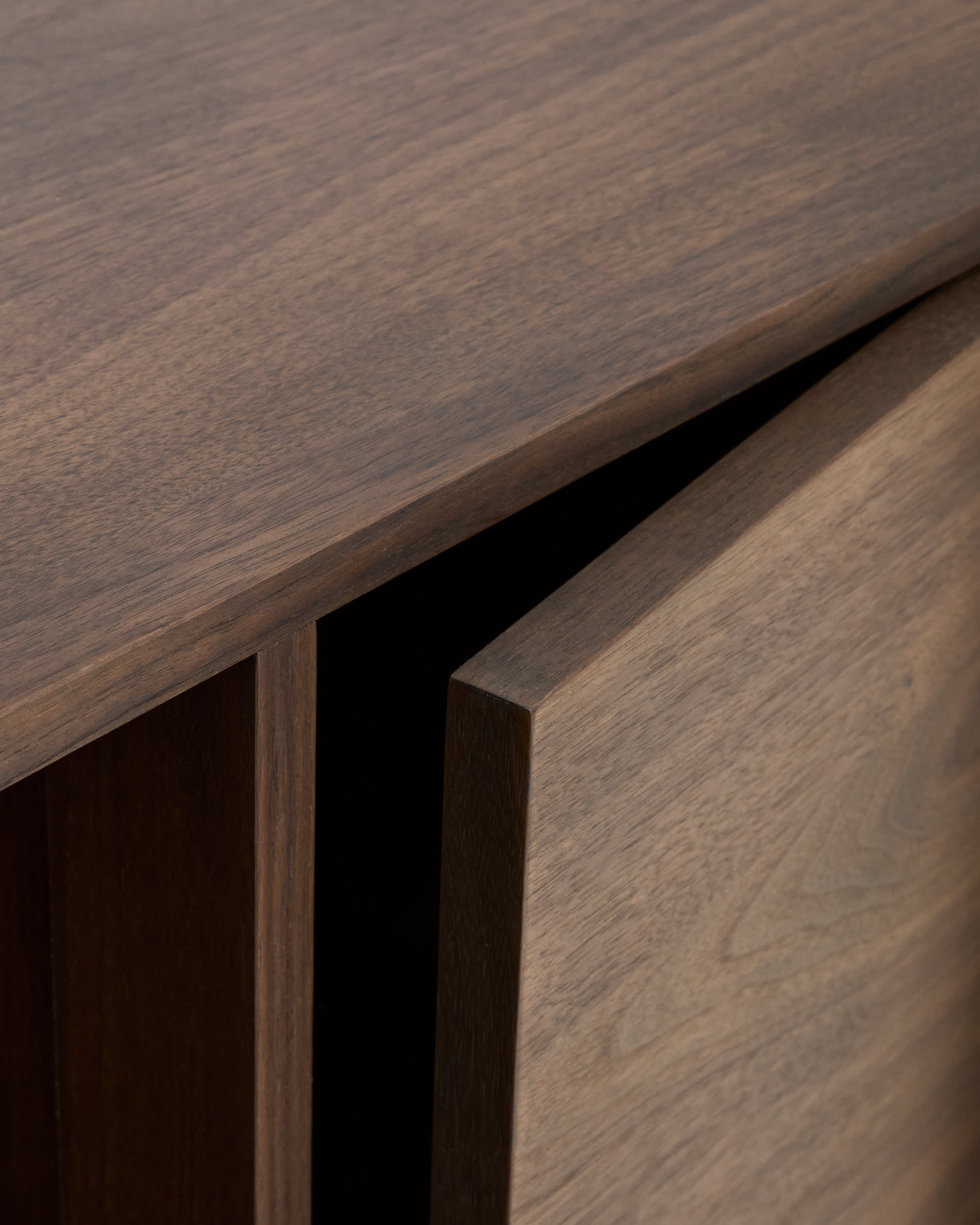 Onix sideboard with a walnut veneer in a dark finish, 100 x 80 cm FSC Mix Credit