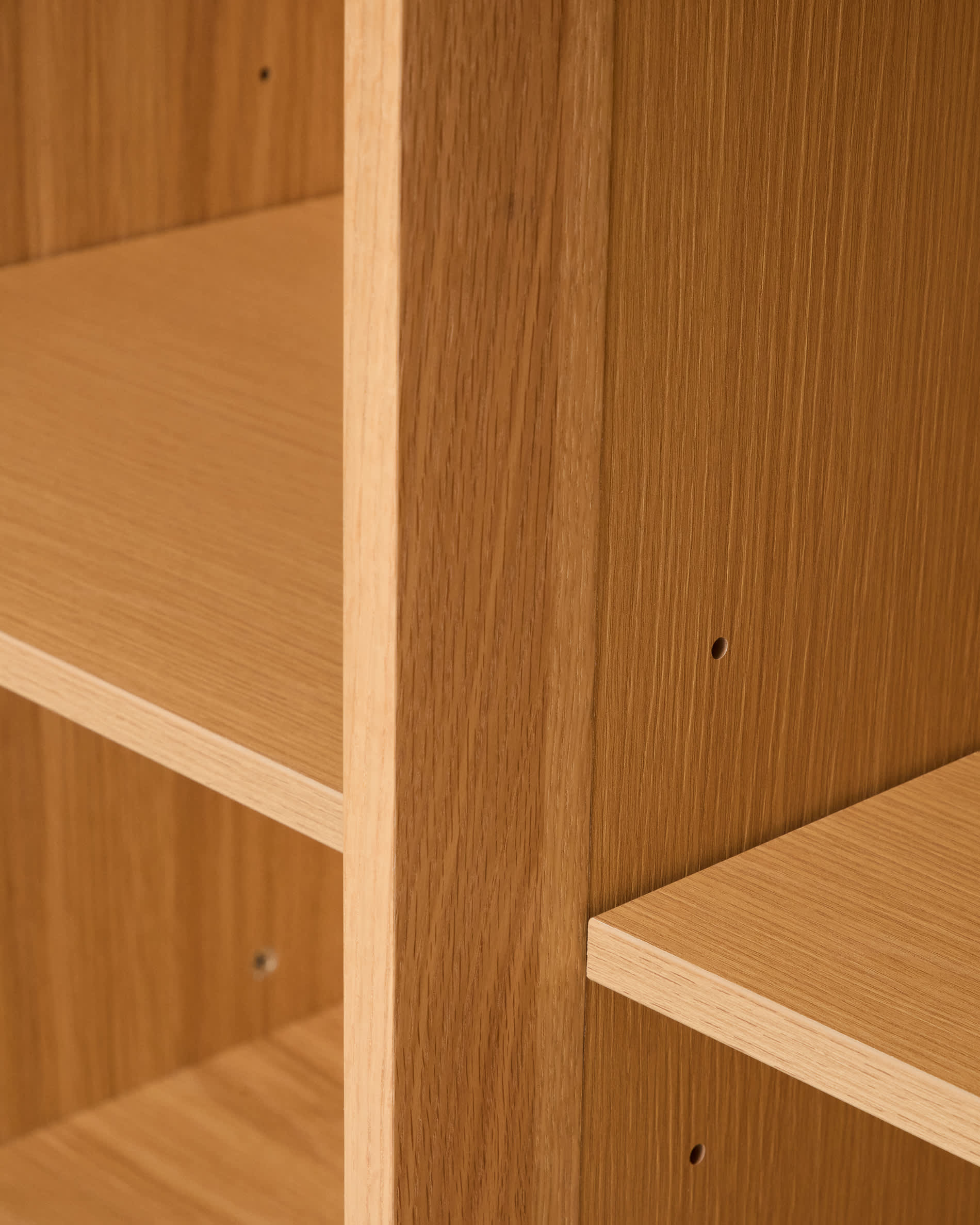 Onix sideboard with an oak veneer in a natural tone finish, 150 x 80 cm FSC Mix Credit