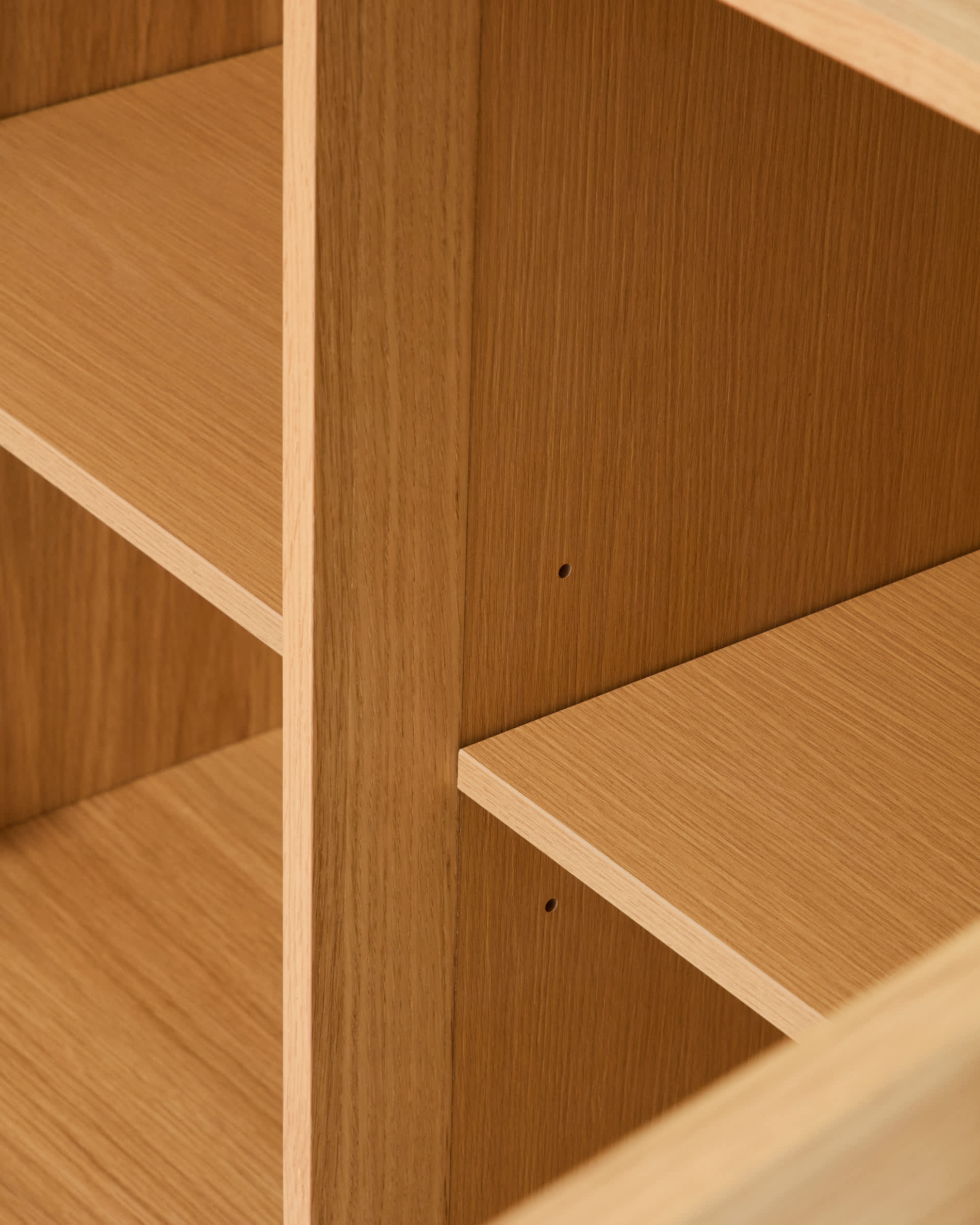 Onix sideboard with an oak veneer in a natural tone finish, 100 x 80 cm FSC Mix Credit