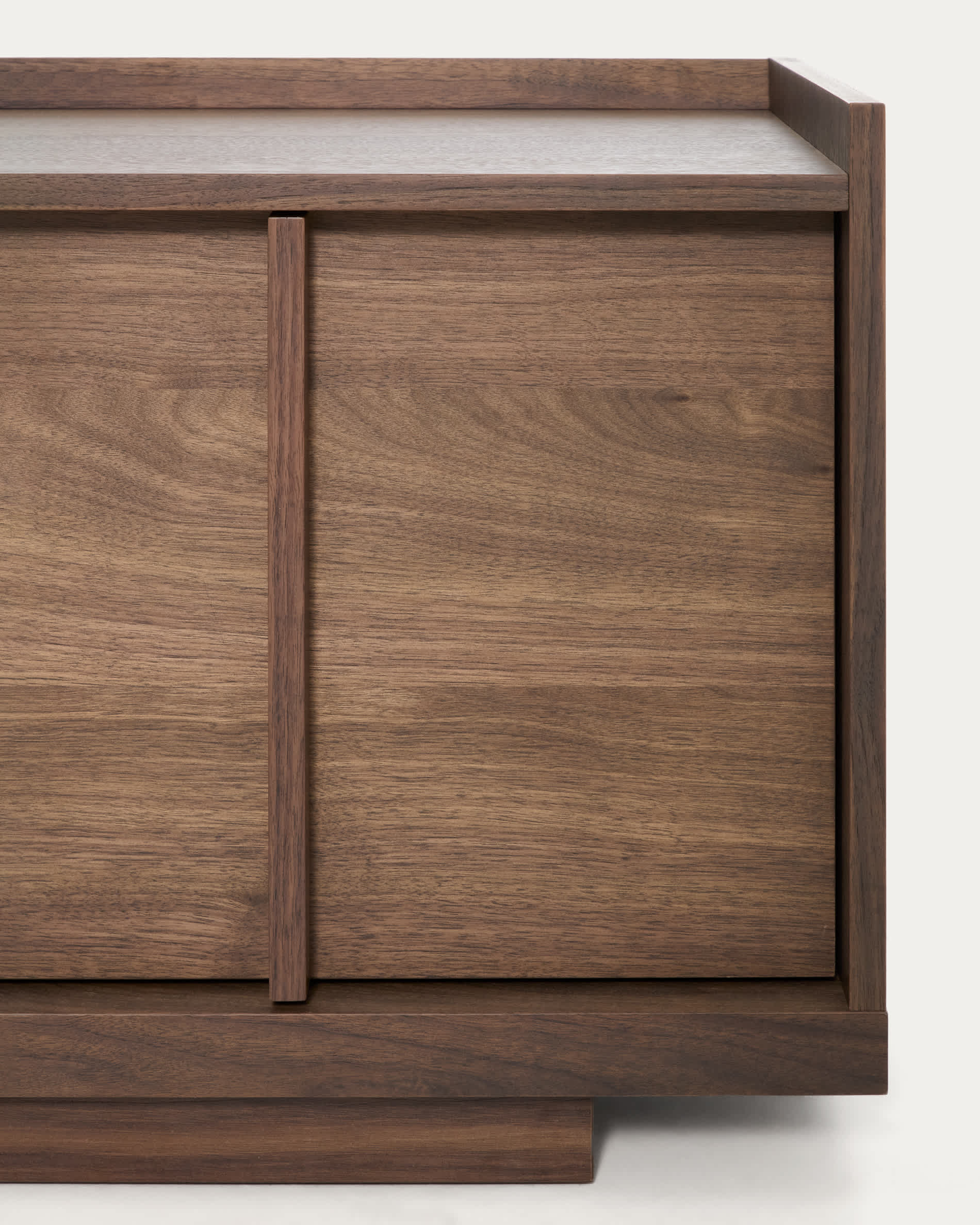 Onix TV stand with a walnut veneer in a dark finish, 150 x 47 cm FSC Mix Credit