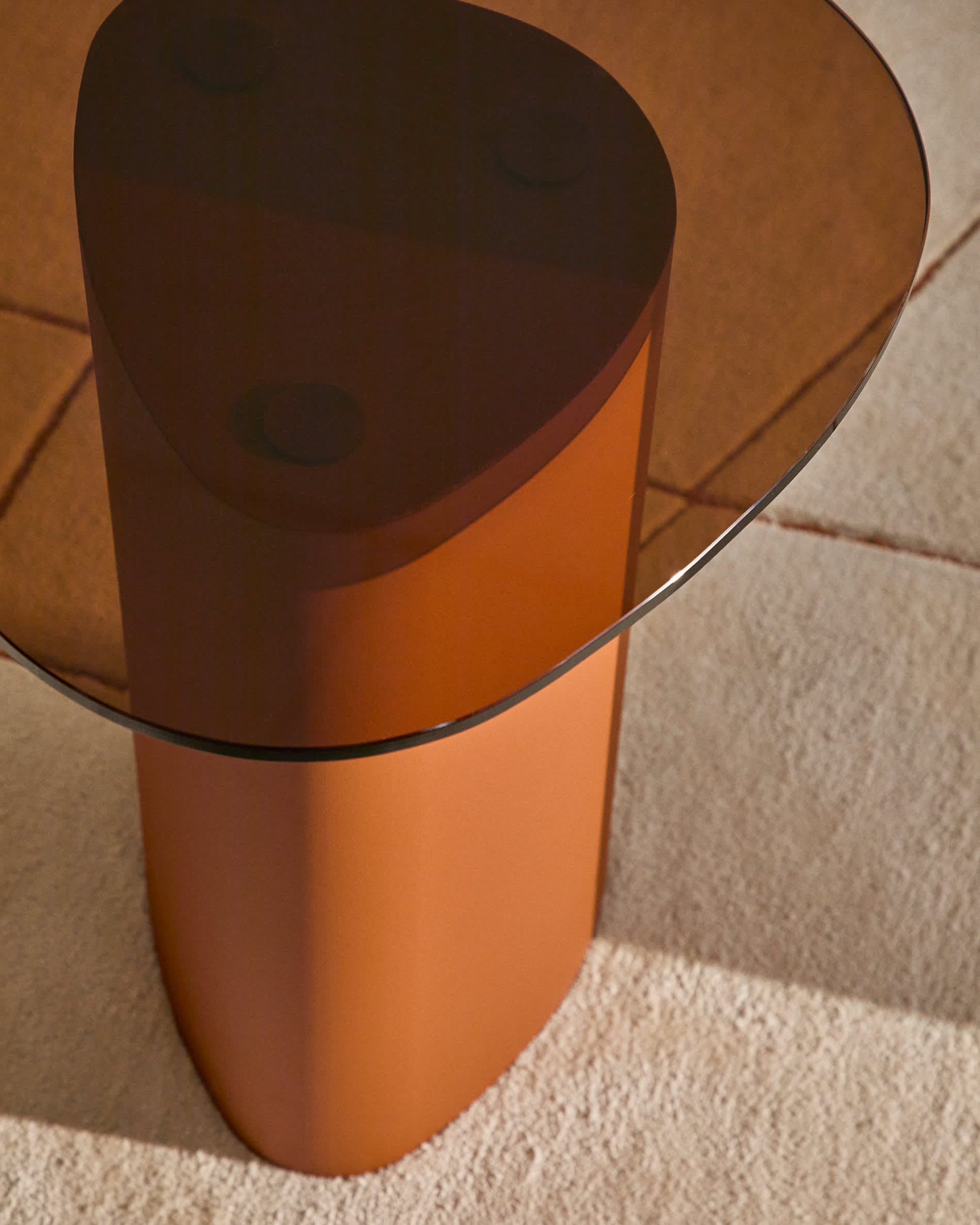Olir side table in tempered glass and brown steel 48 x 46,8 cm