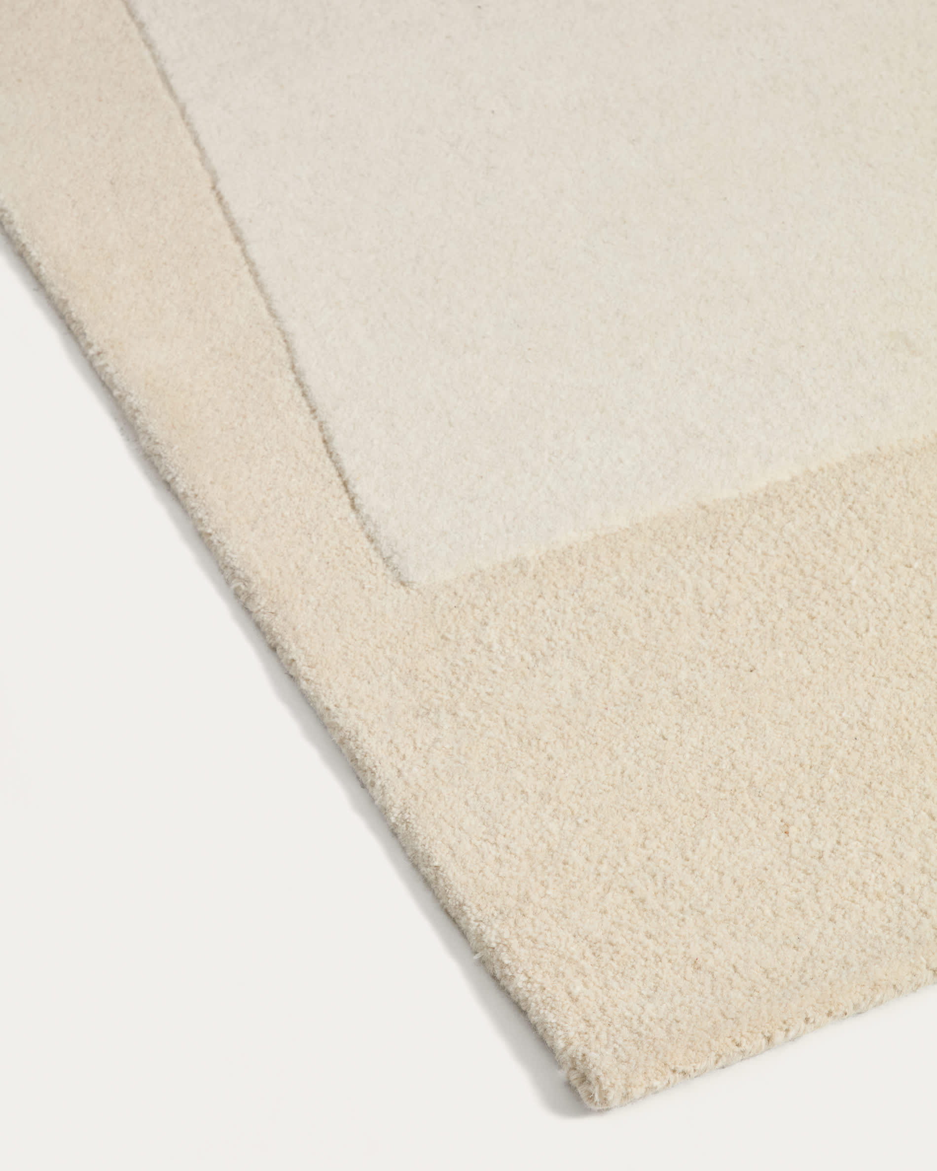 Dennie wool rug with beige graphic 200 x 300 cm