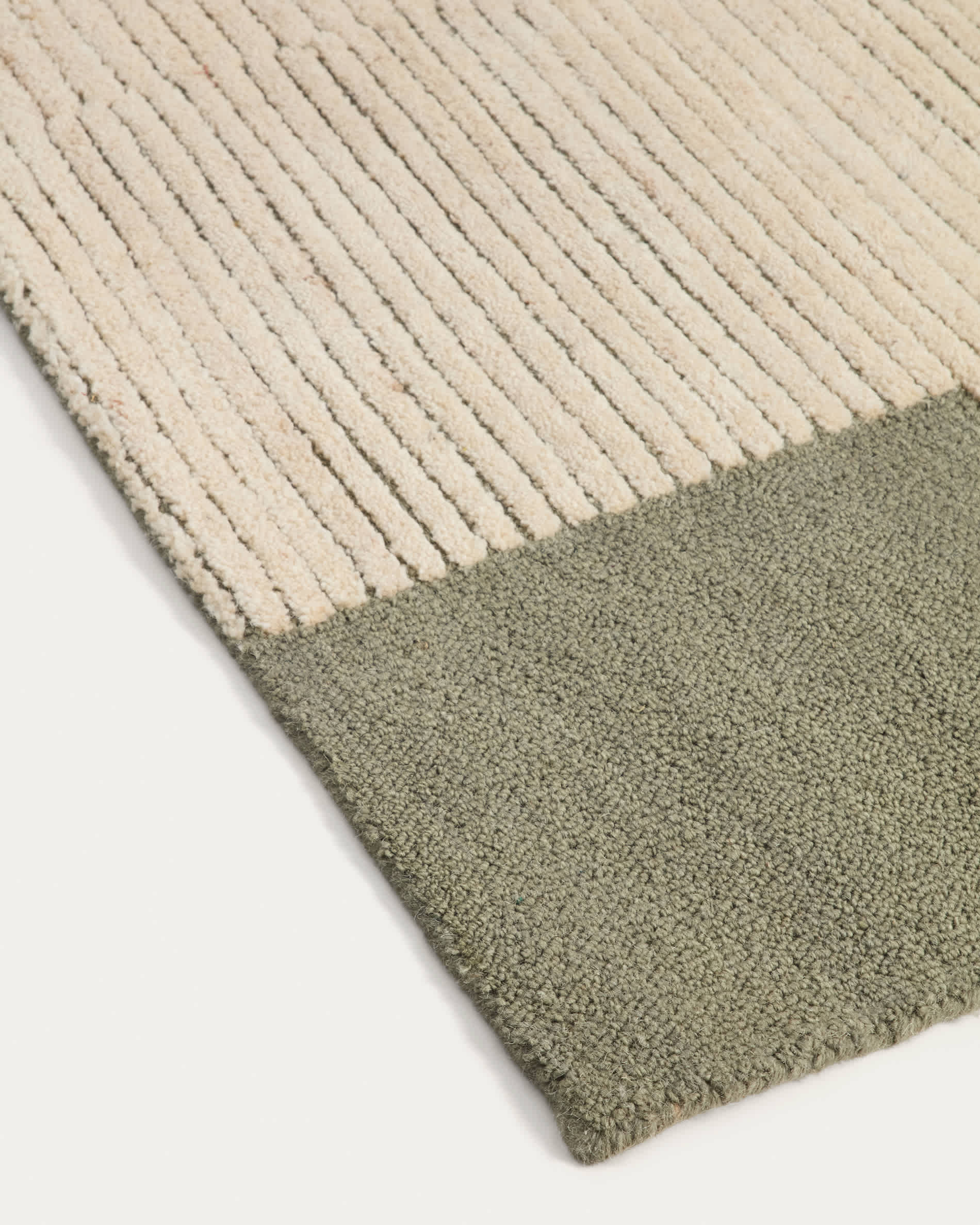 Bralen green and beige jacquard wool rug 200 x 300 cm