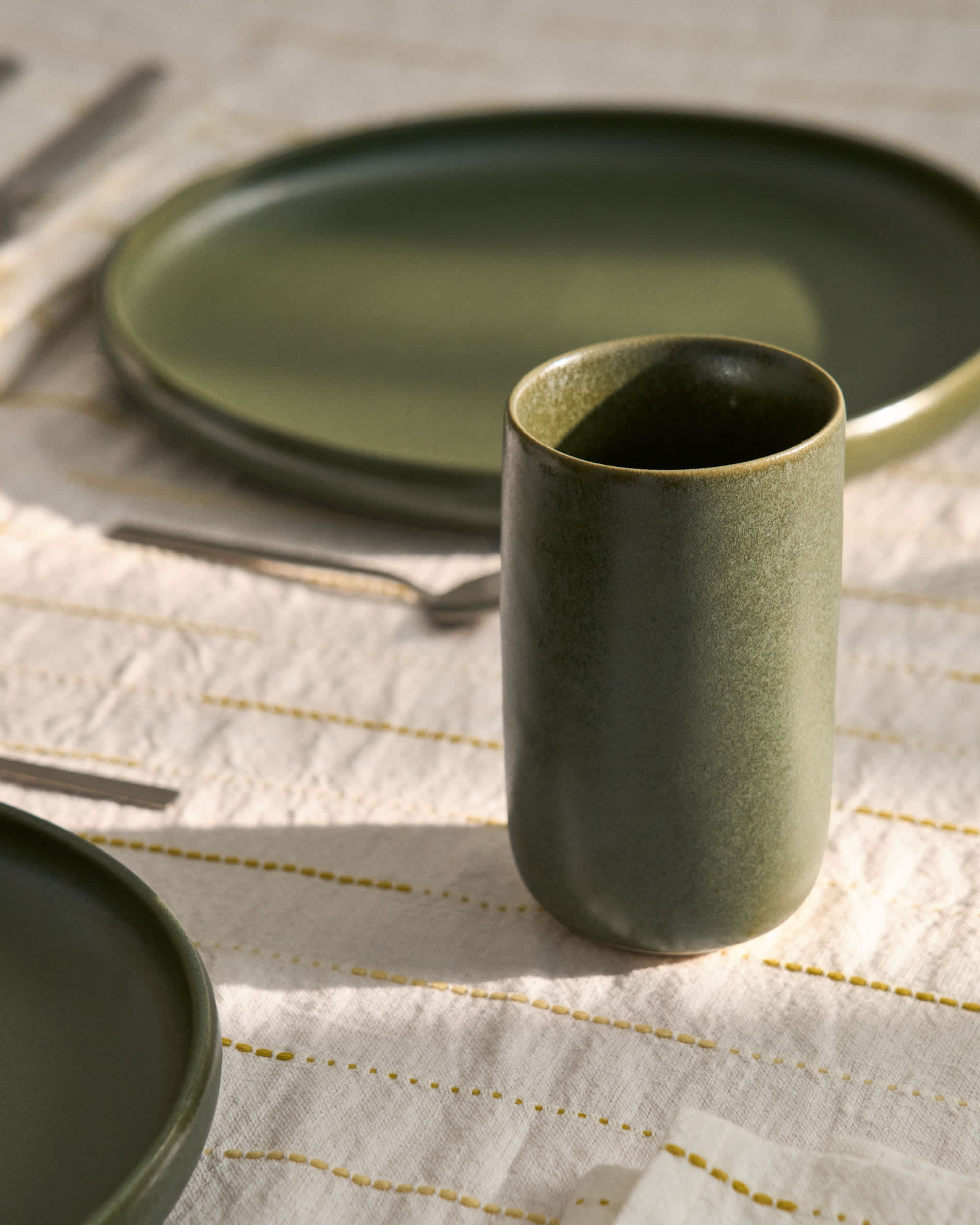 Uilo green ceramic mug