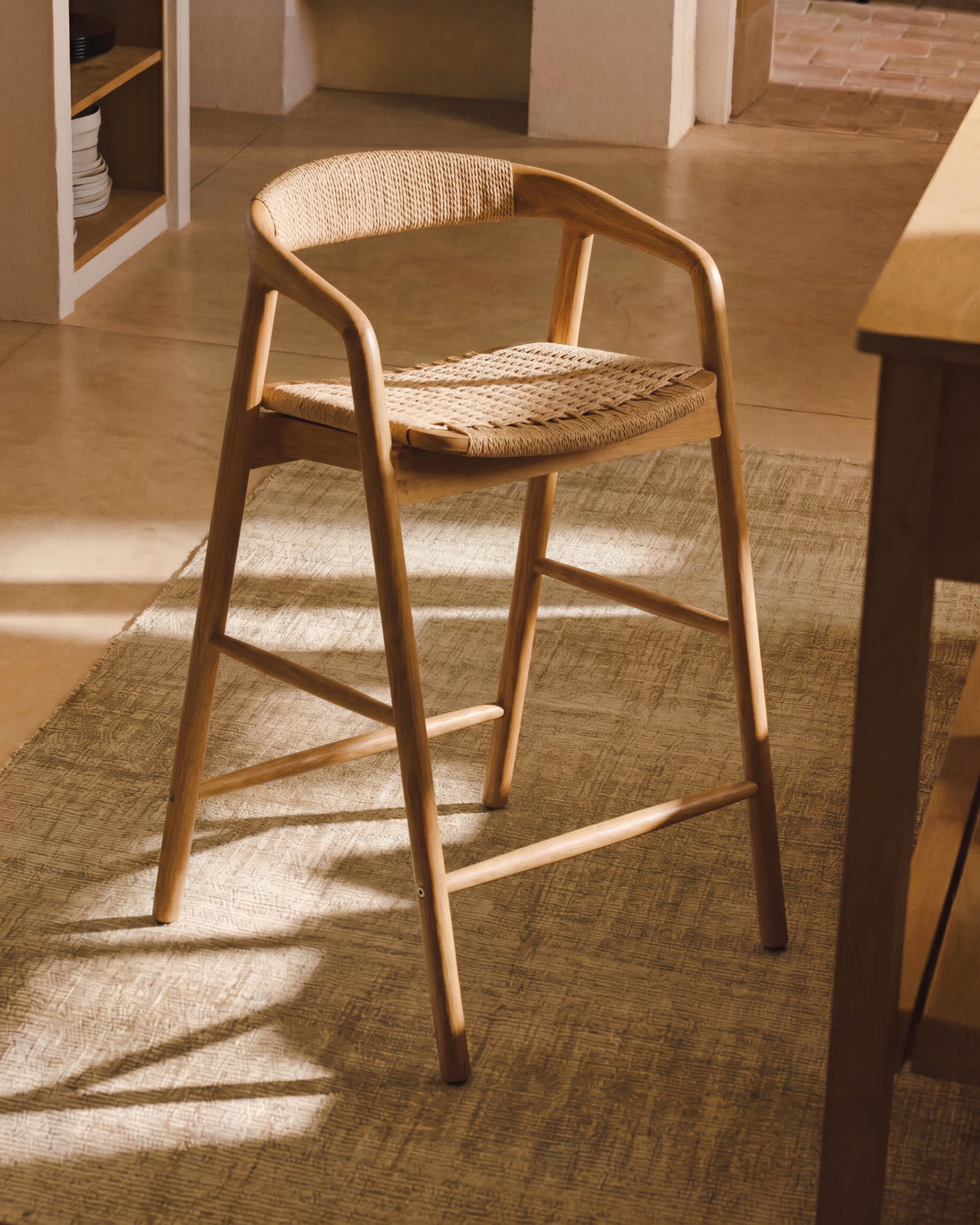 Derile stool in solid oak wood with natural-tone finish and beige paper rope cord FSC Mix Credit 65 cm