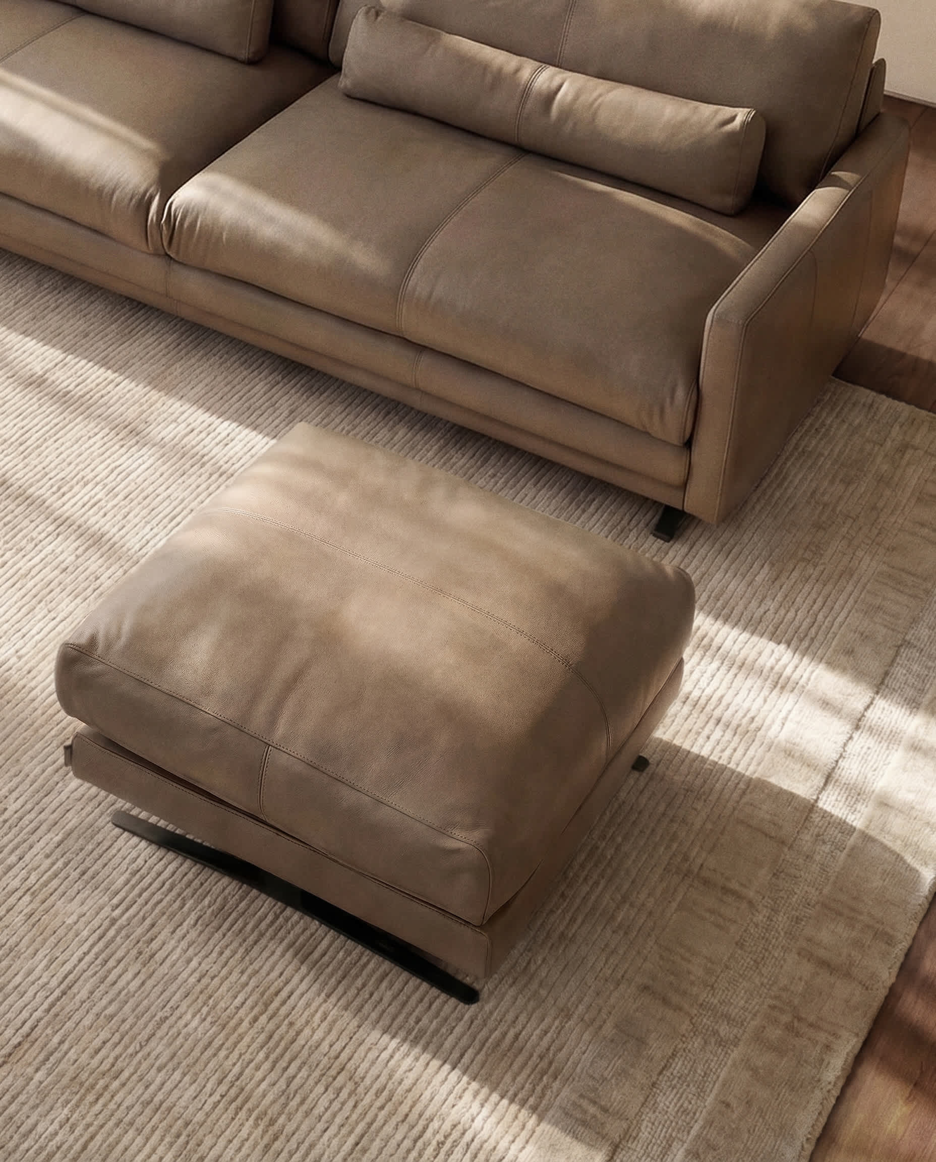 Veliro brown leather footrest with black steel legs 85 x 90 cm FSC Mix Credit