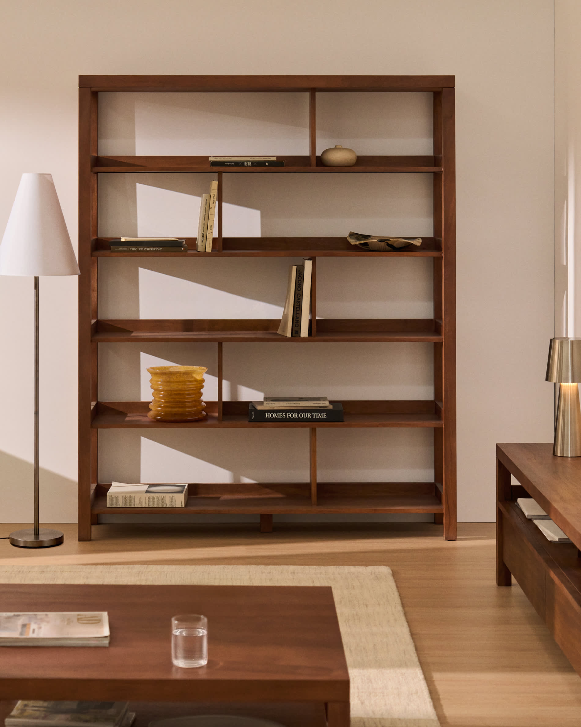 Norani shelving unit in solid acacia wood and acacia veneer 150 x 185 cm