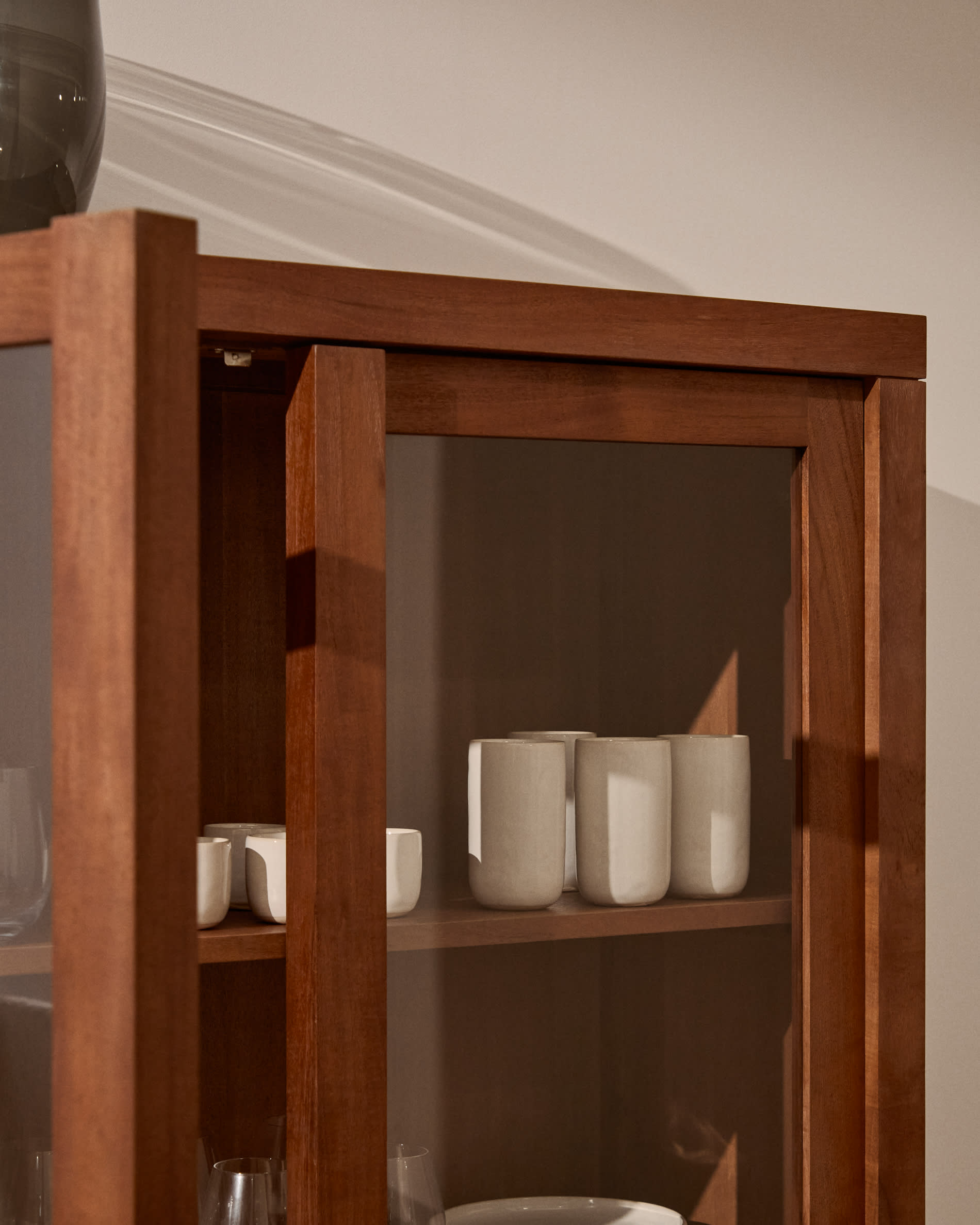 Norani display cabinet in solid acacia wood and acacia veneer 110 x 185 cm