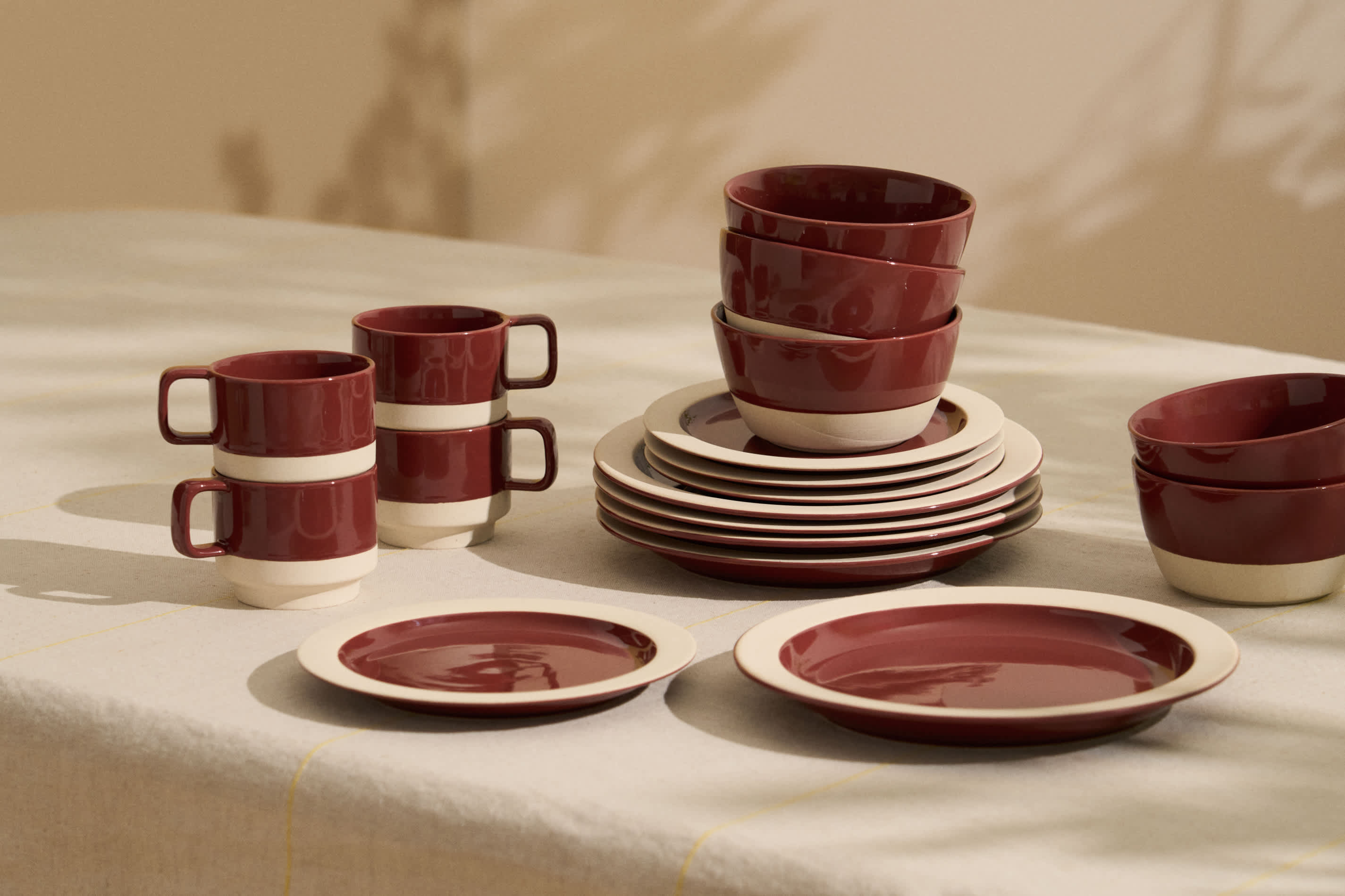 Doren burgundy ceramic mug