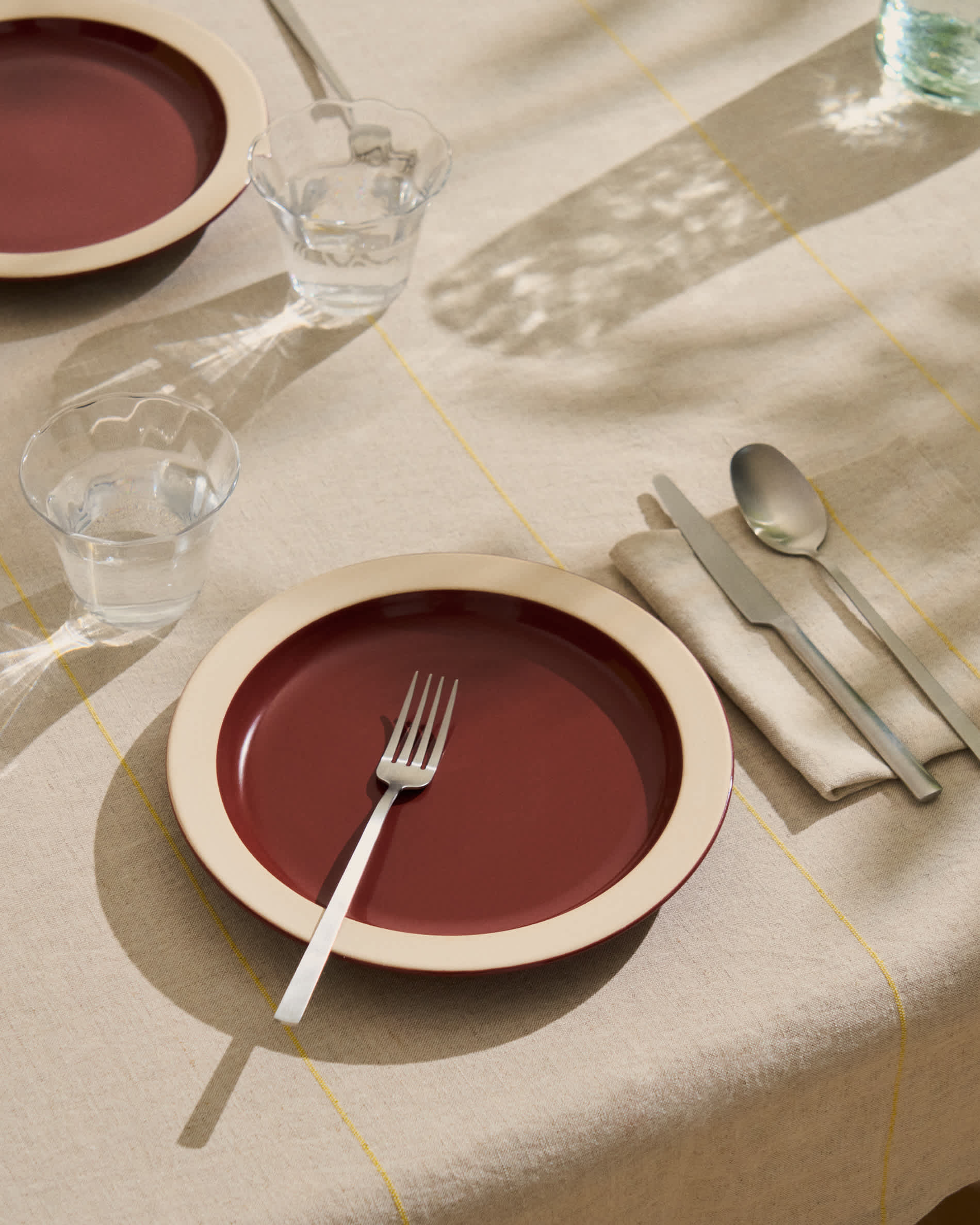 Ulaen set of 2 beige cotton and linen napkins with yellow stripes 35 x 35cm