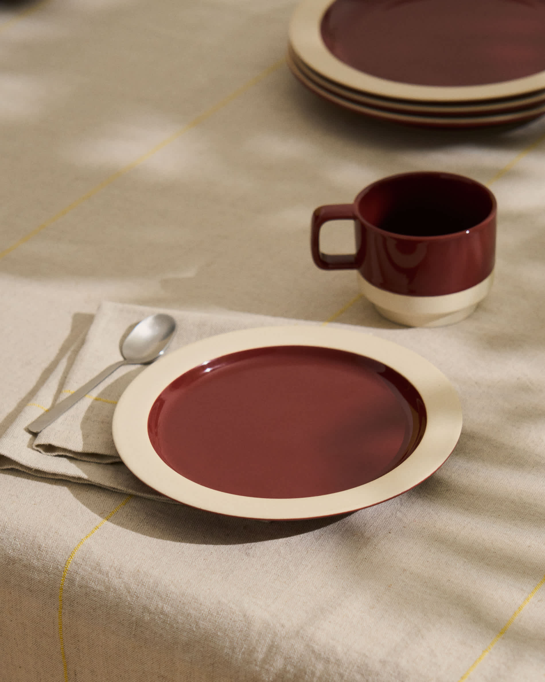 Ulaen set of 2 beige cotton and linen napkins with yellow stripes 35 x 35cm