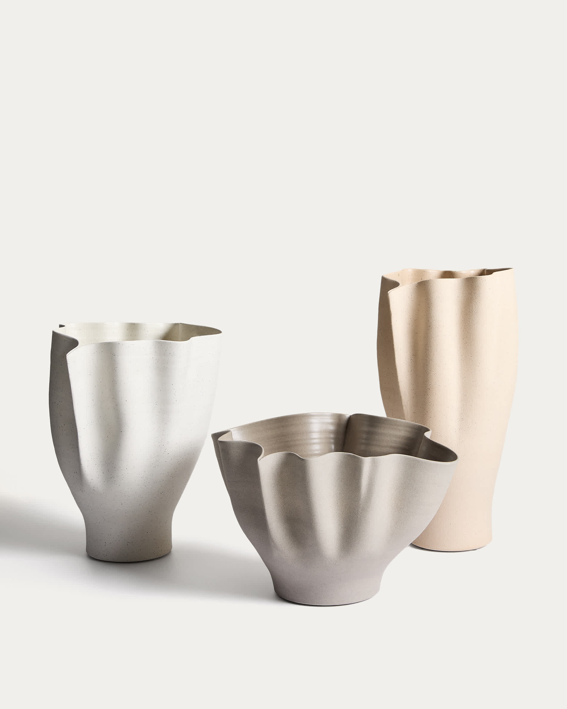 Nilea vase in beige ceramic 44cm